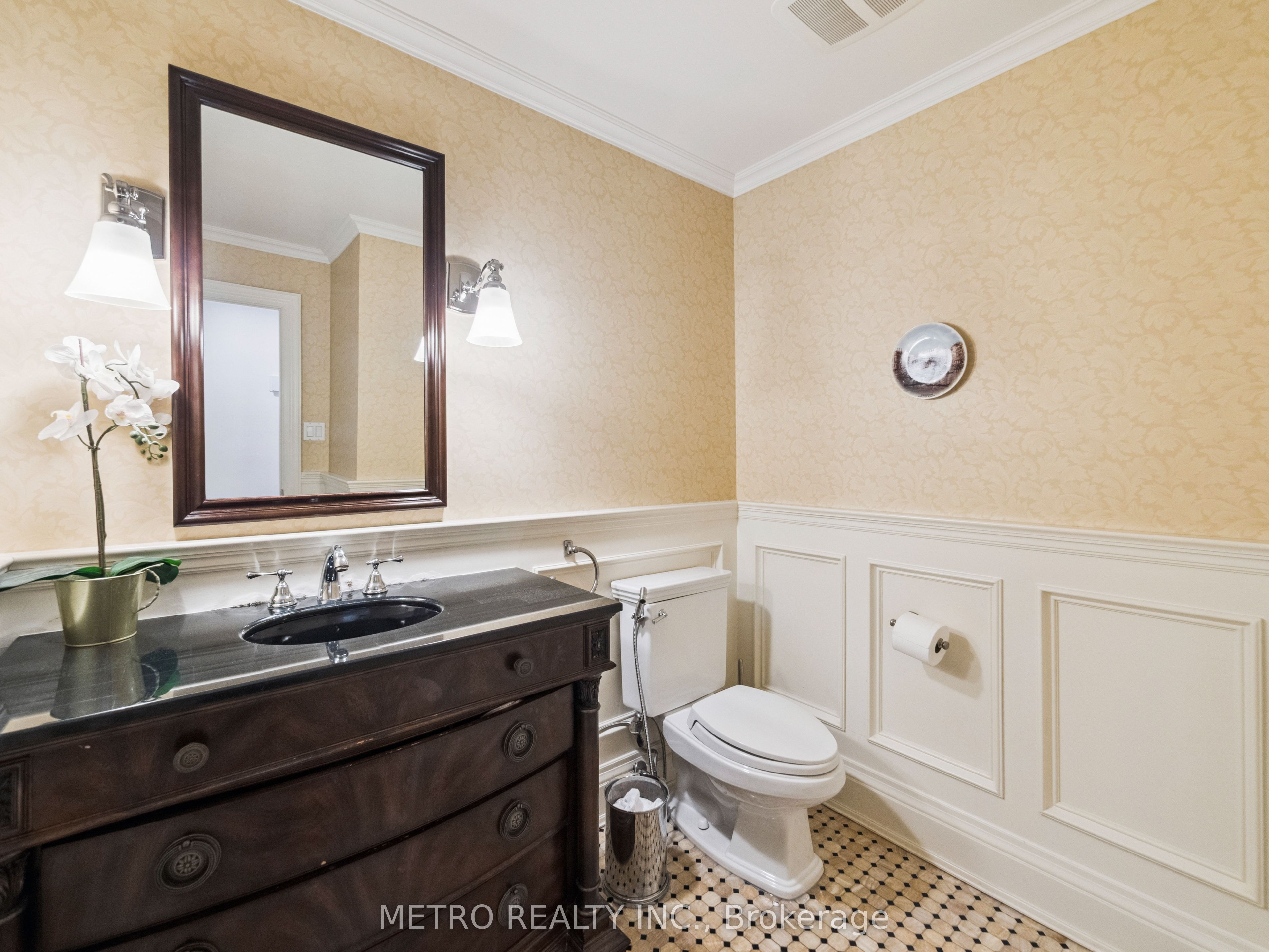 14 Village Squire Lane Property Photo 20