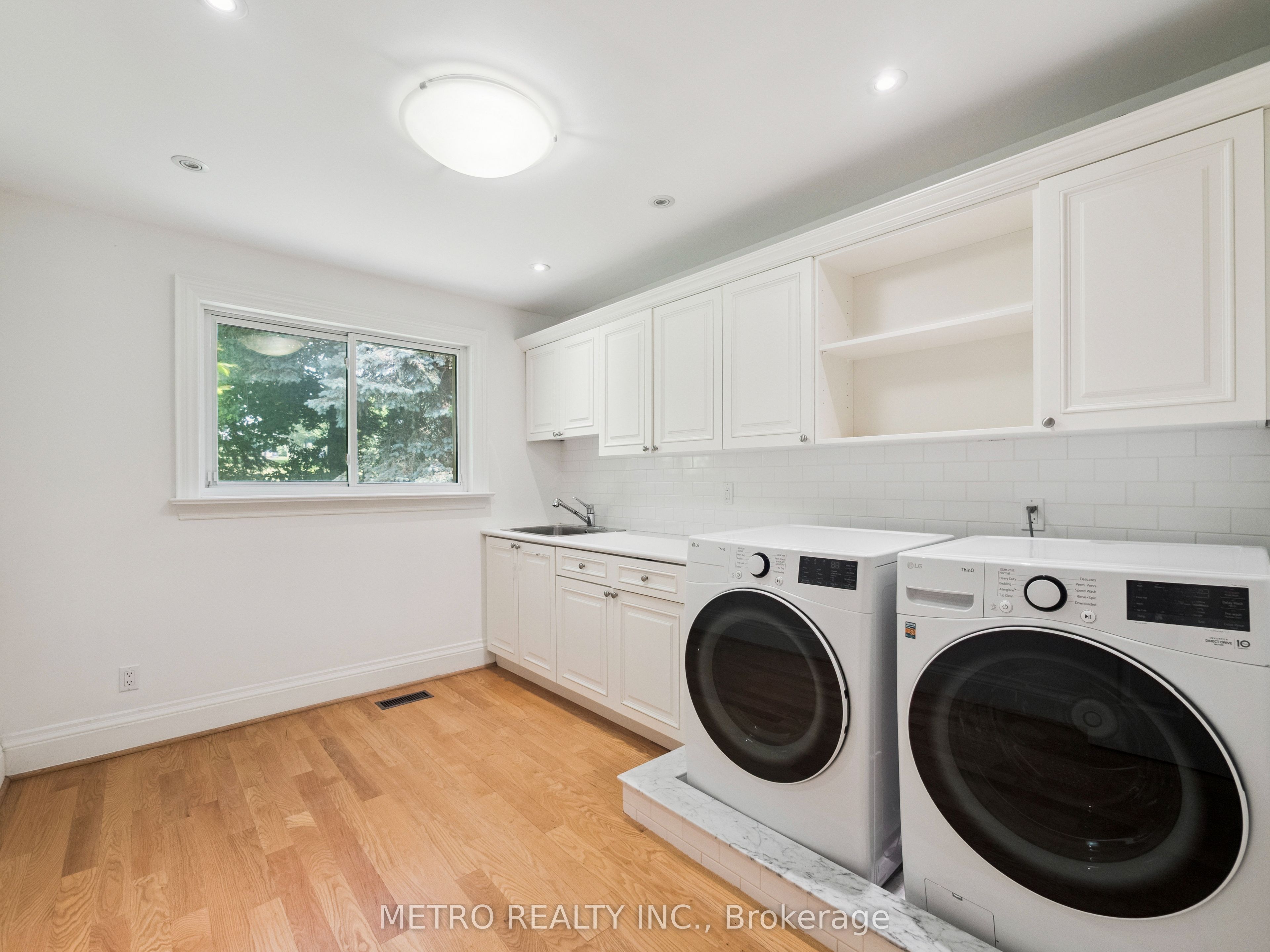 14 Village Squire Lane Property Photo 21