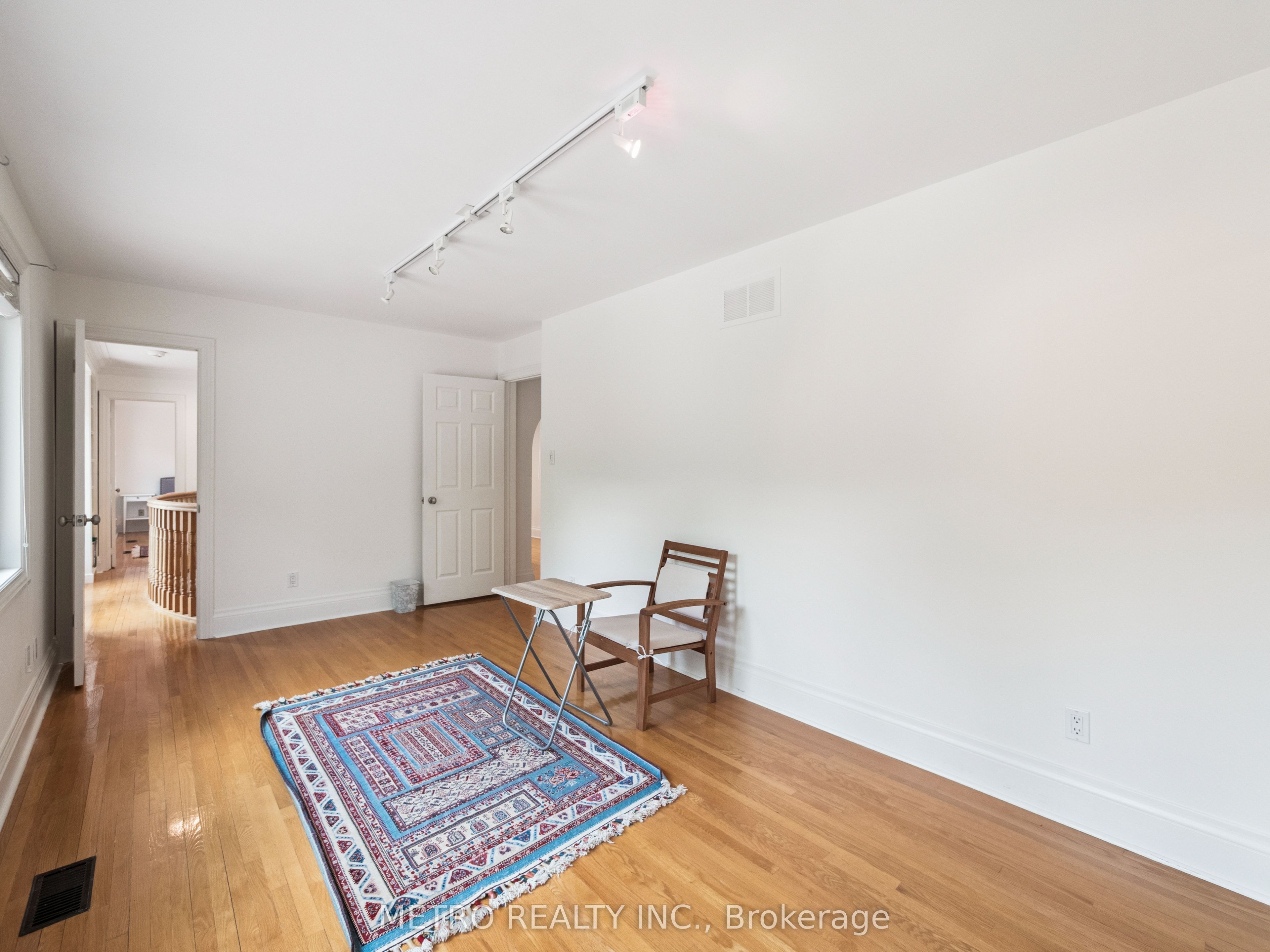 14 Village Squire Lane Property Photo 25