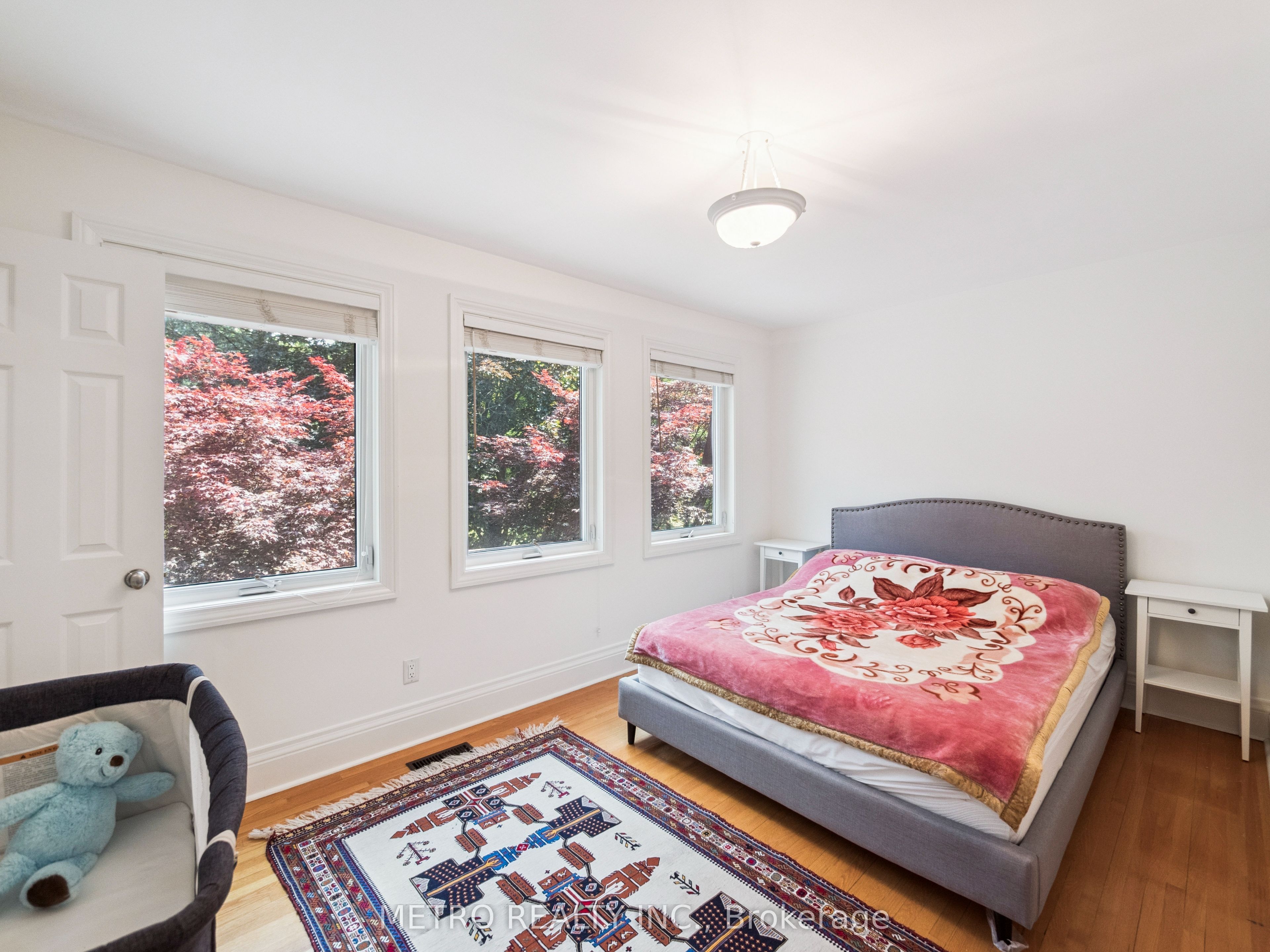 14 Village Squire Lane Property Photo 27