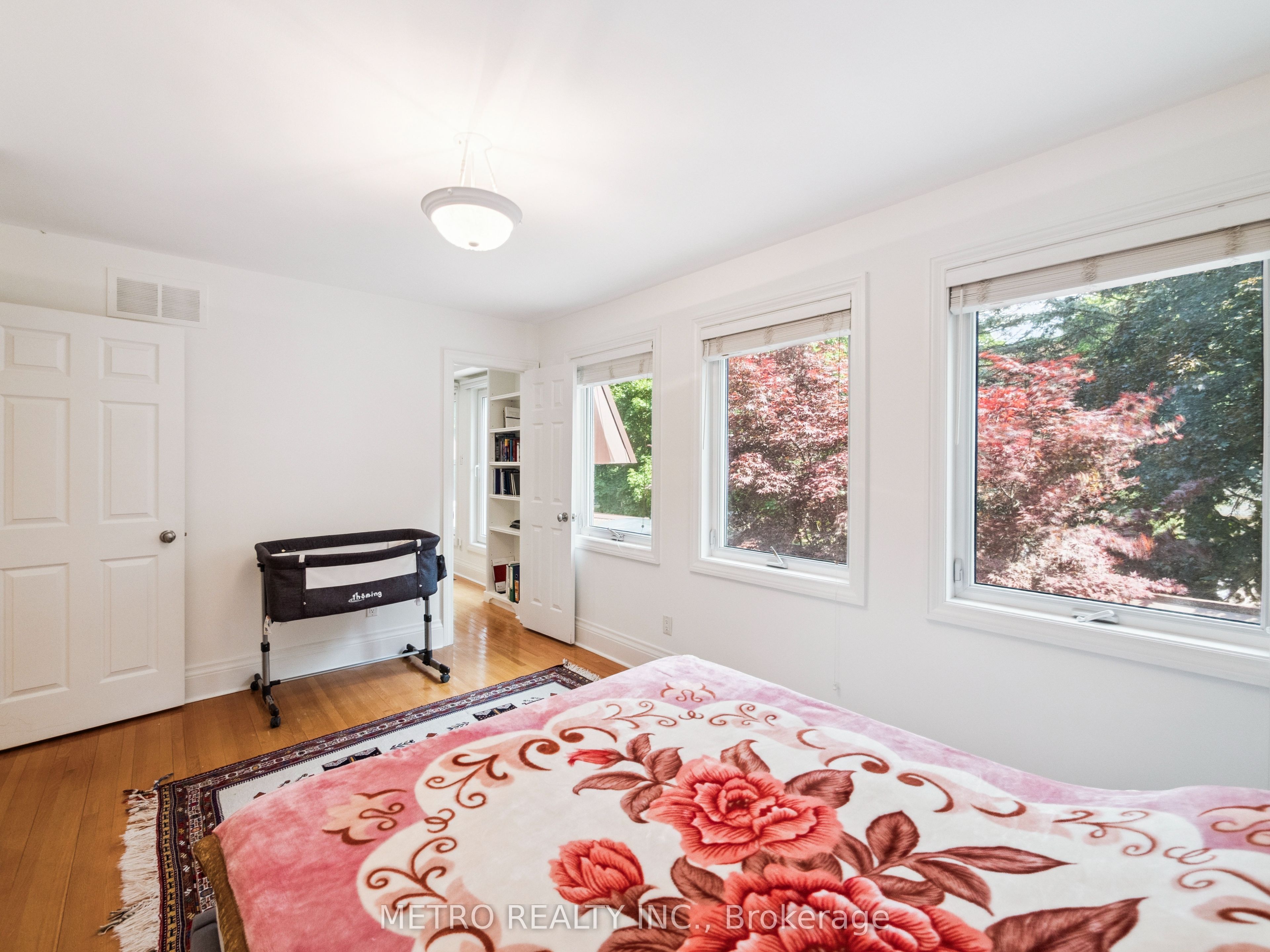 14 Village Squire Lane Property Photo 28