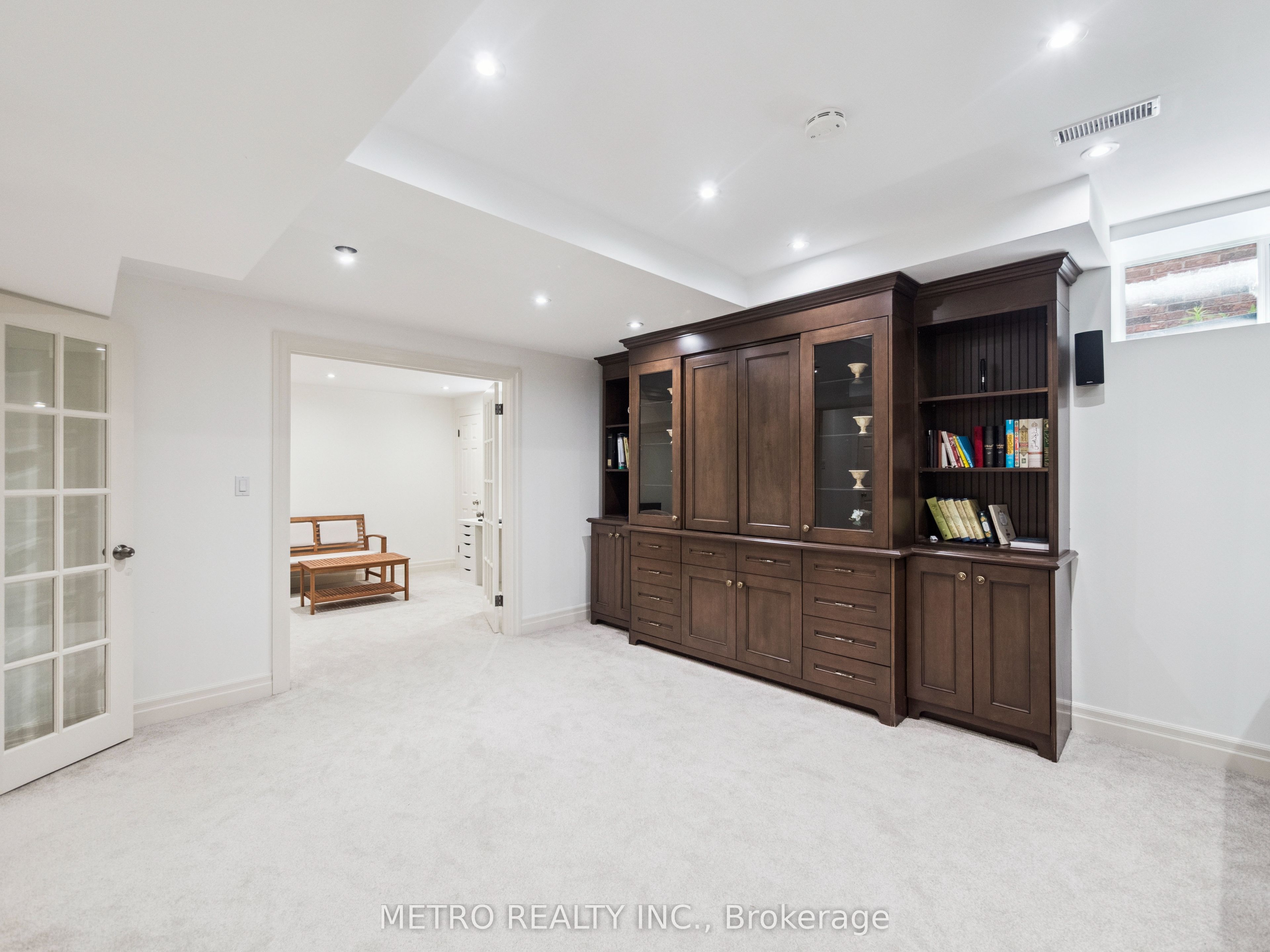 14 Village Squire Lane Property Photo 36