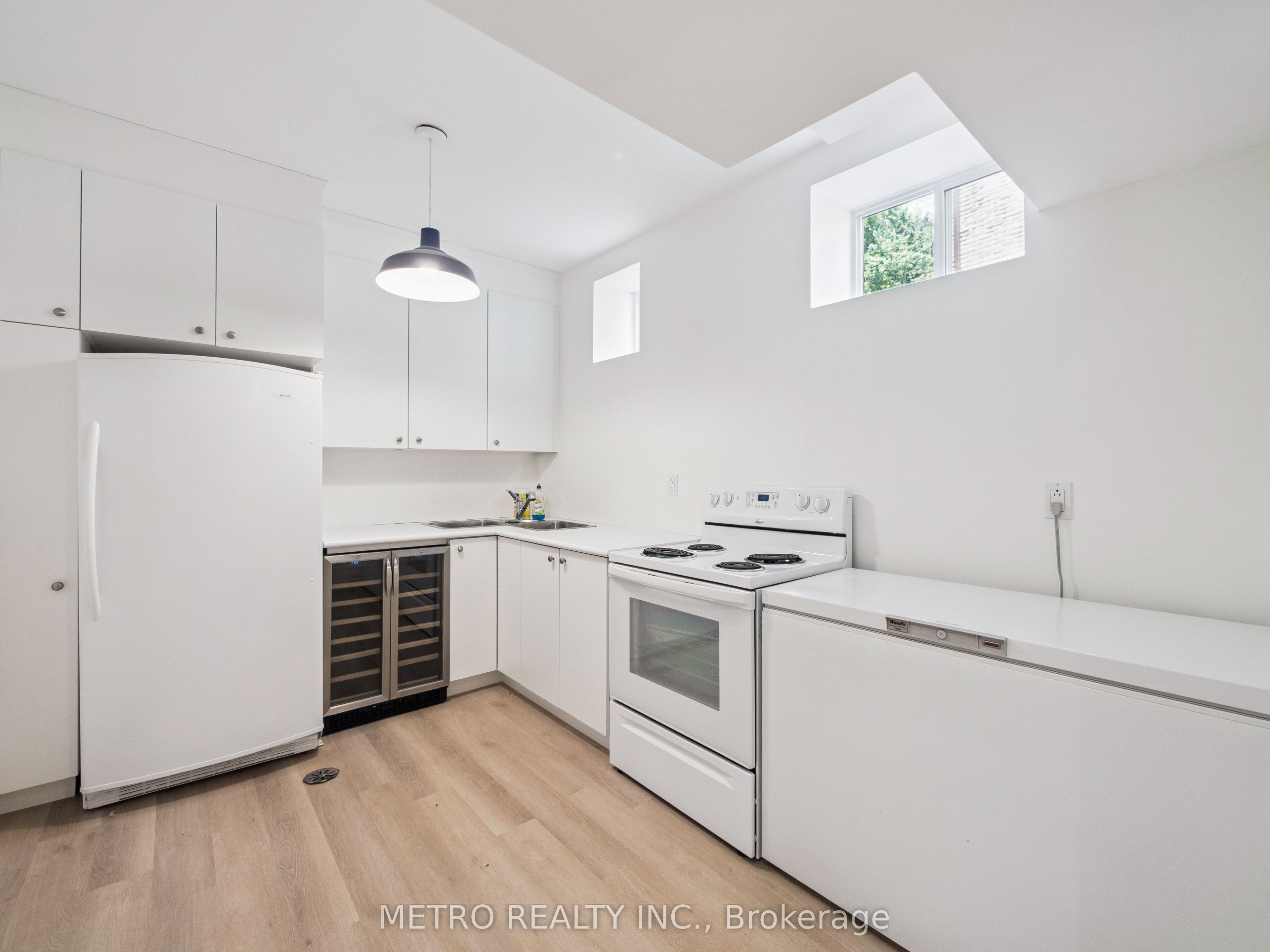 14 Village Squire Lane Property Photo 39