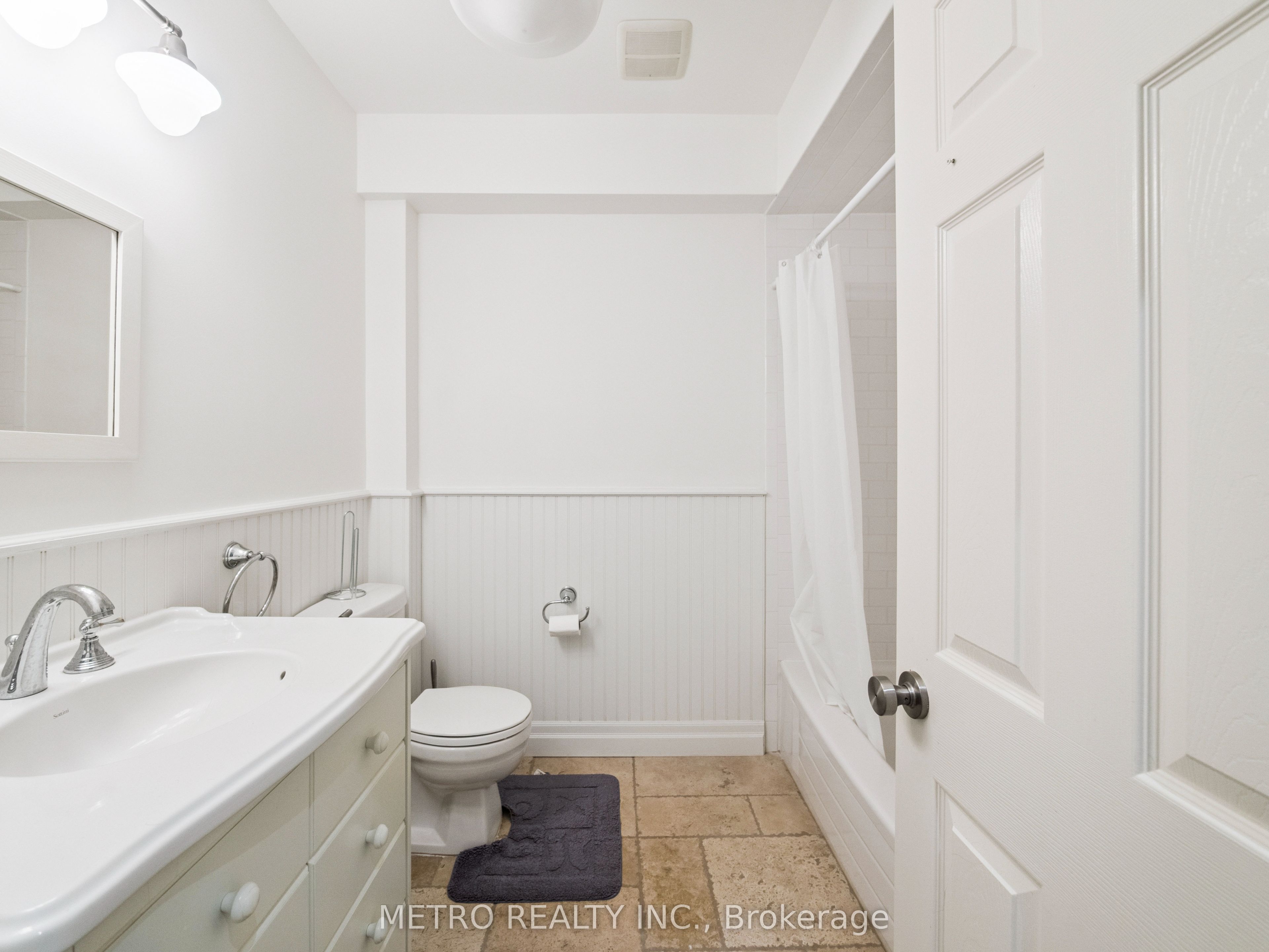 14 Village Squire Lane Property Photo 40