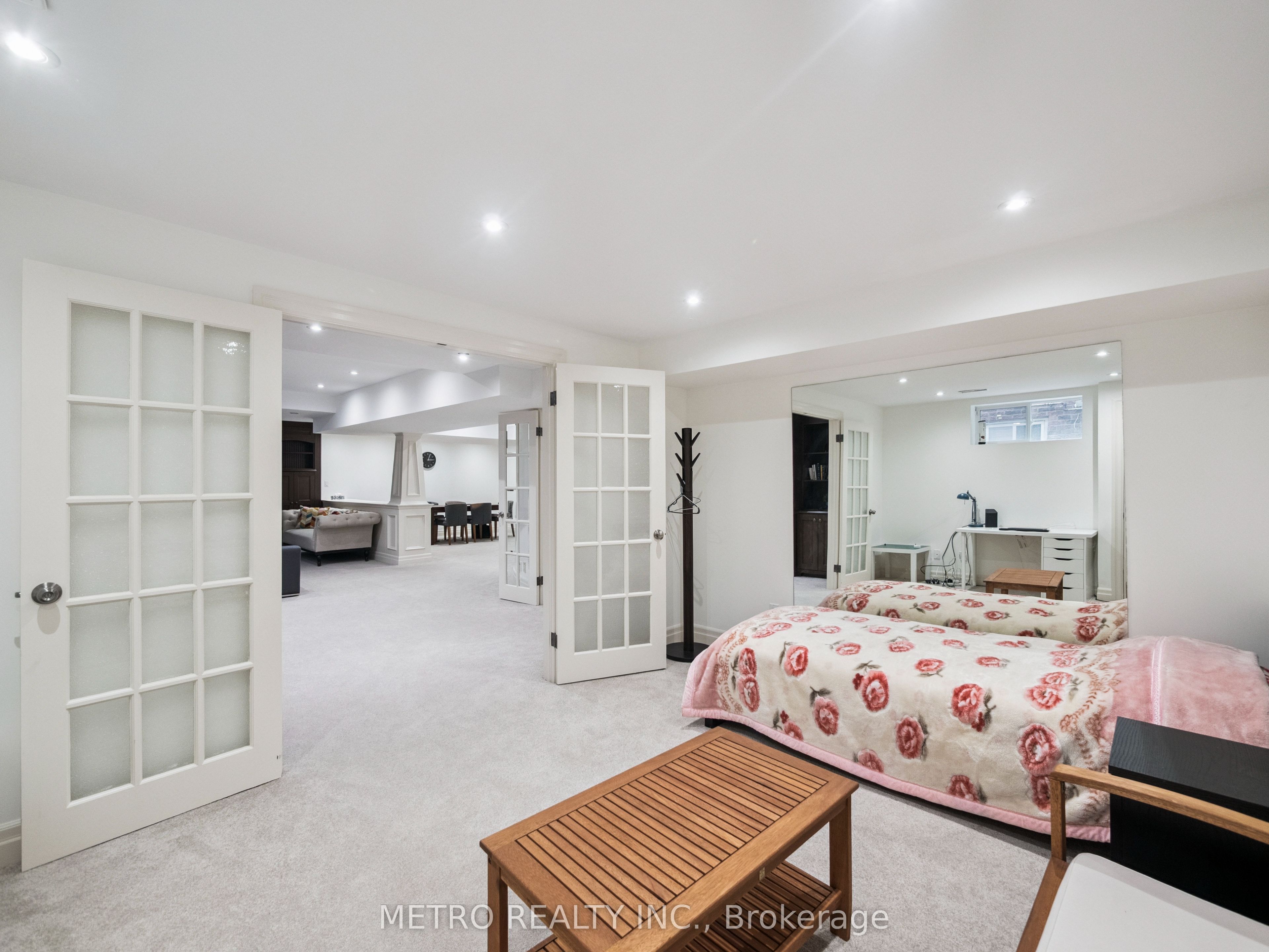 14 Village Squire Lane Property Photo 41