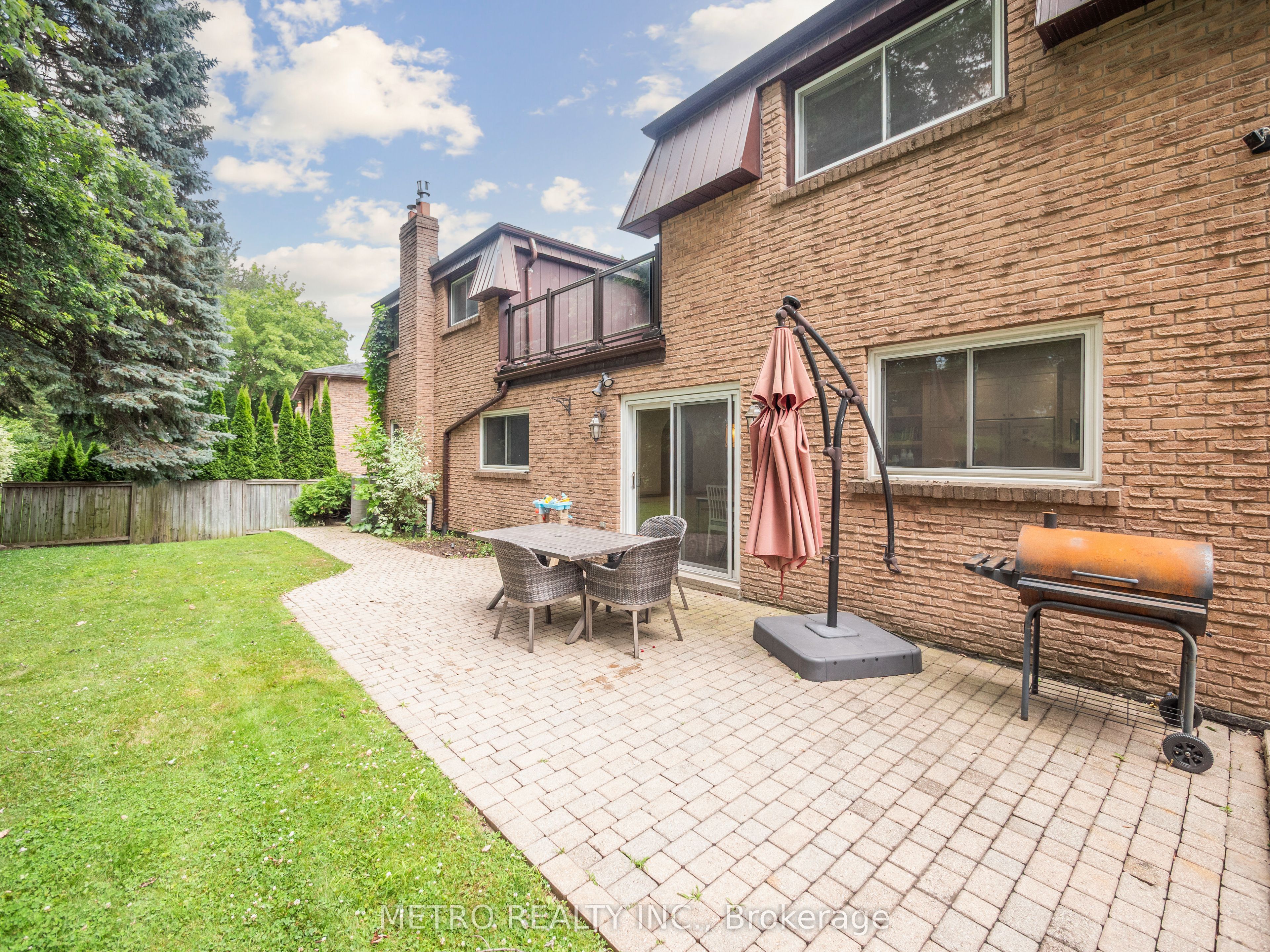 14 Village Squire Lane Property Photo 47