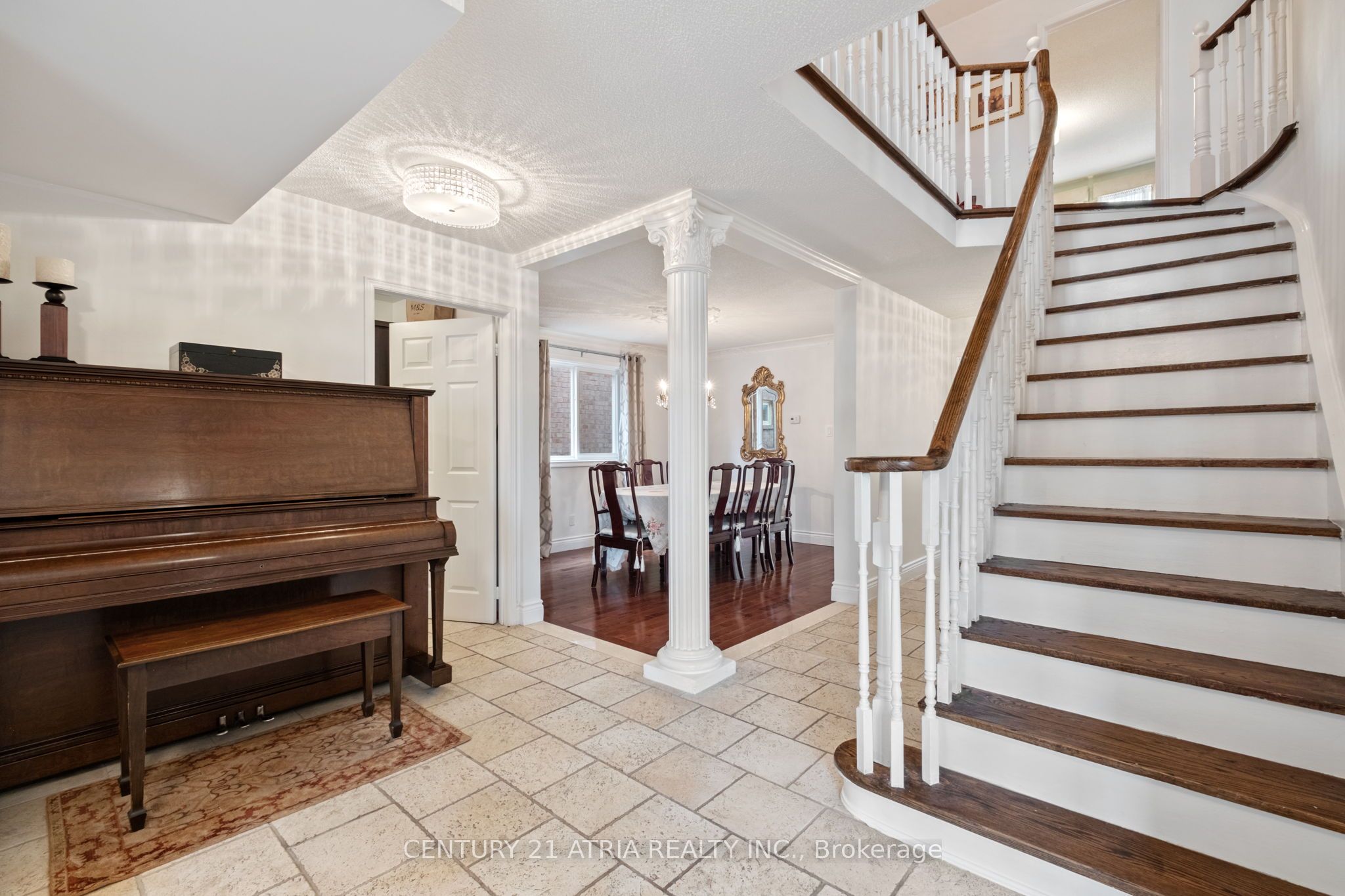 42 Fifefield Drive Property Photo 4