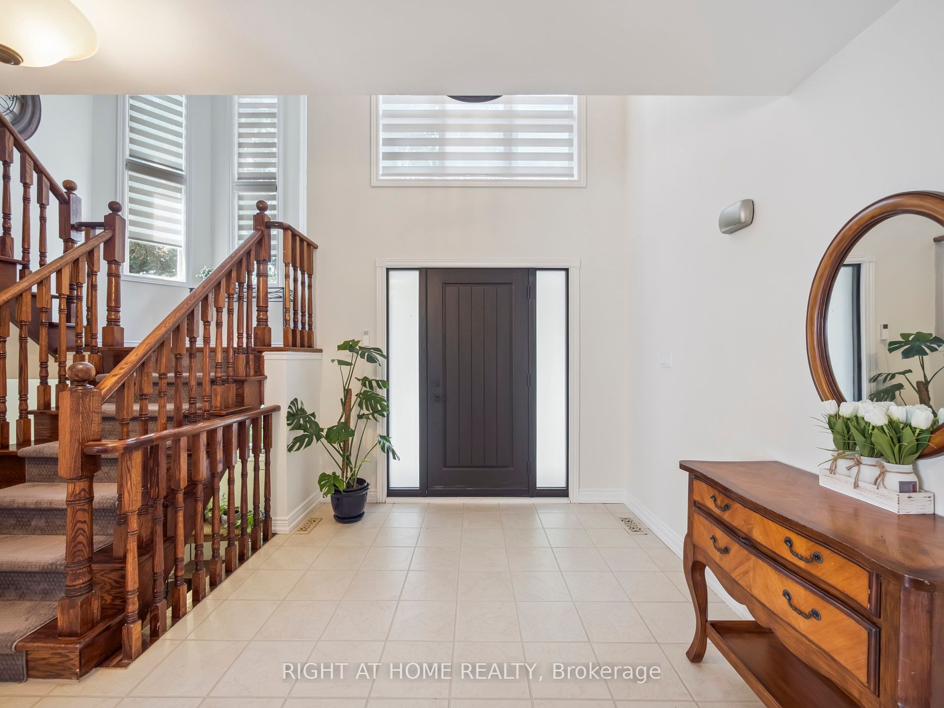 100 Carlyle Crescent Property Photo 5