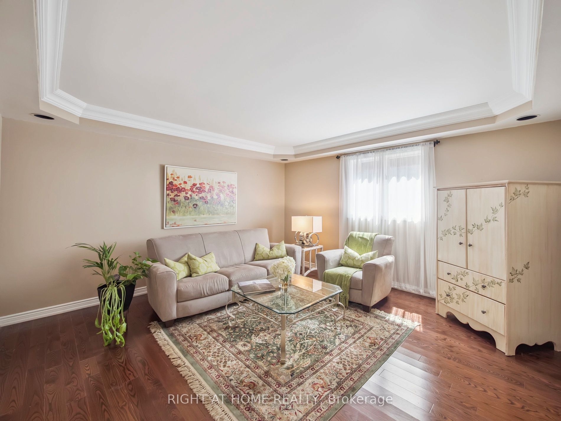 100 Carlyle Crescent Property Photo 7