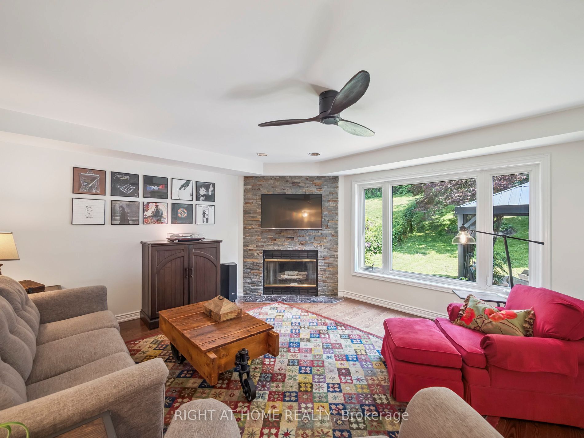 100 Carlyle Crescent Property Photo 16