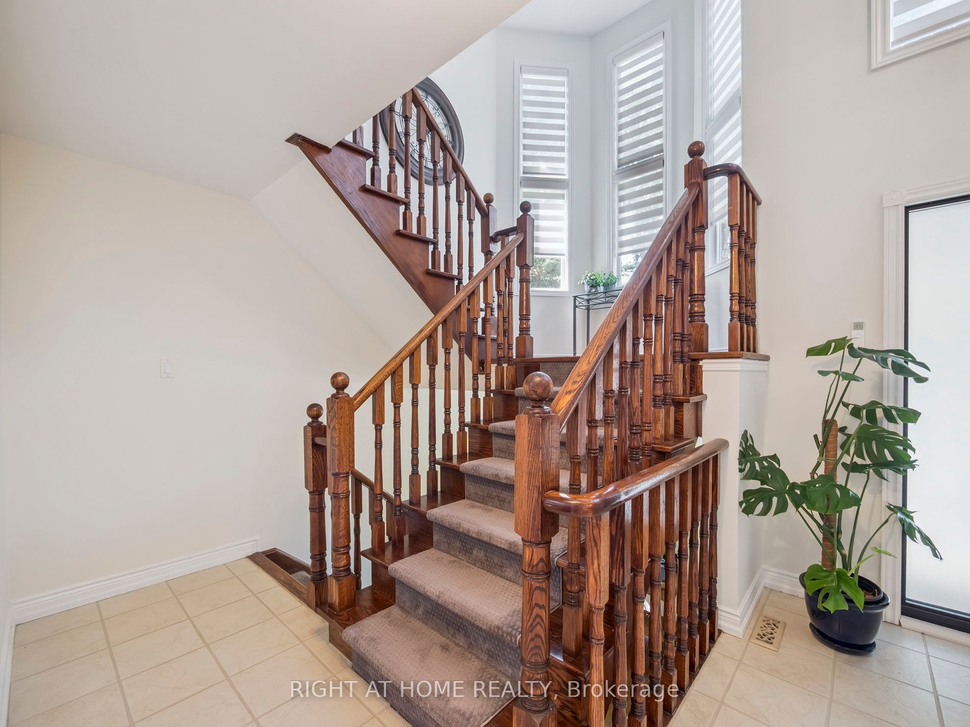 100 Carlyle Crescent Property Photo 20