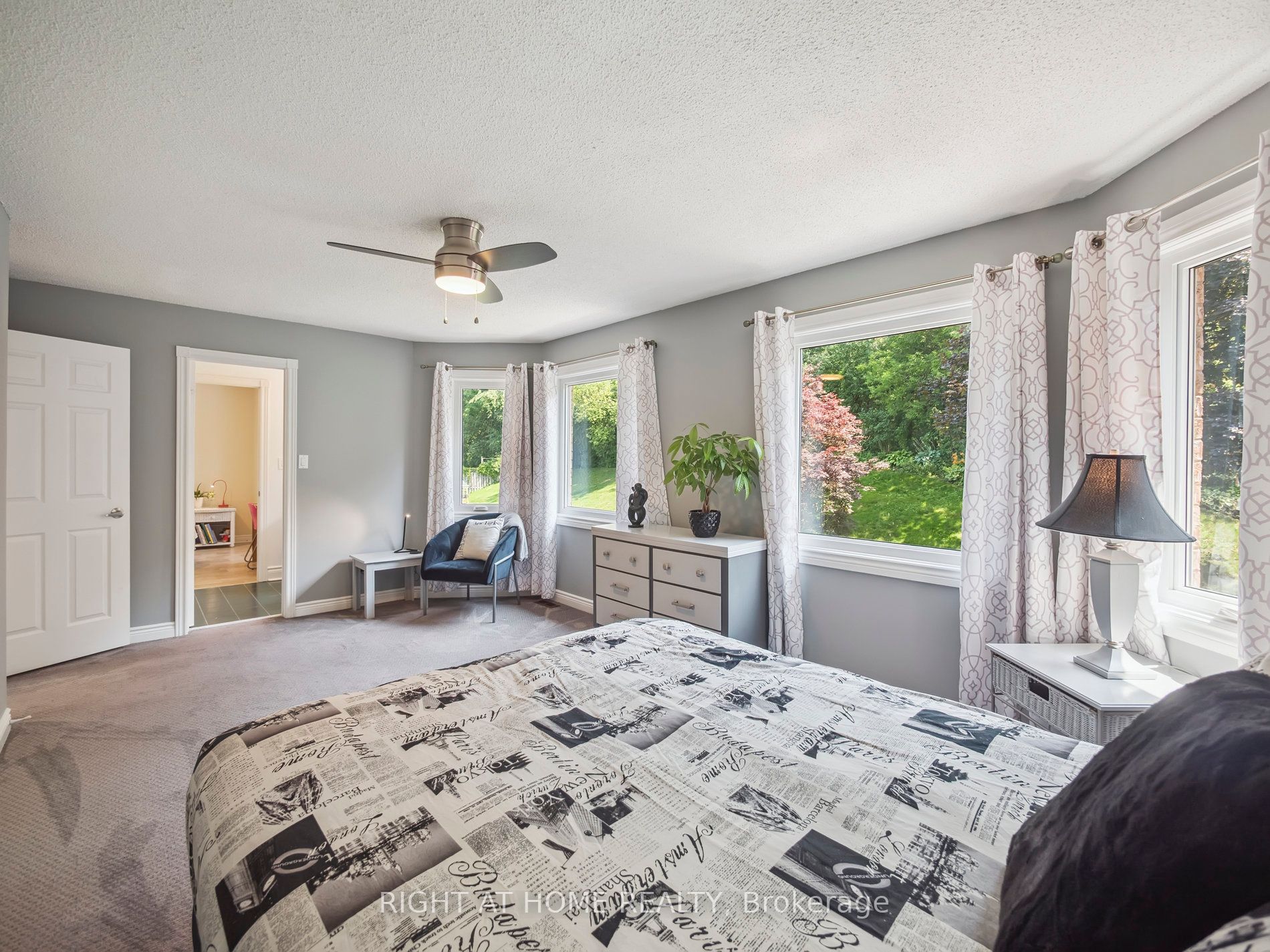 100 Carlyle Crescent Property Photo 29