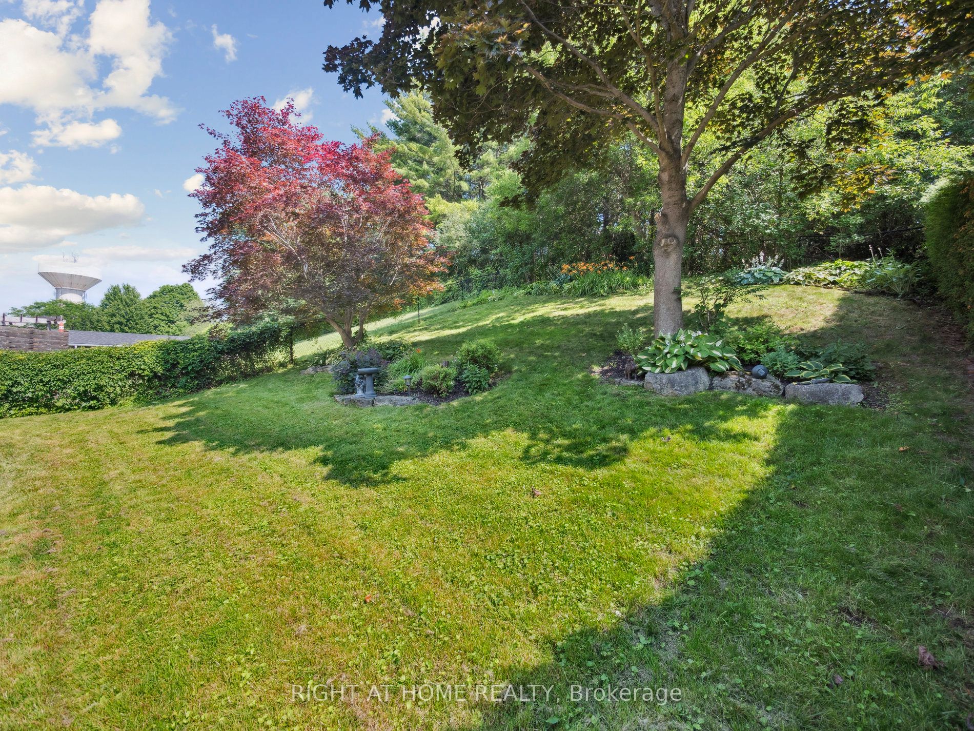 100 Carlyle Crescent Property Photo 39