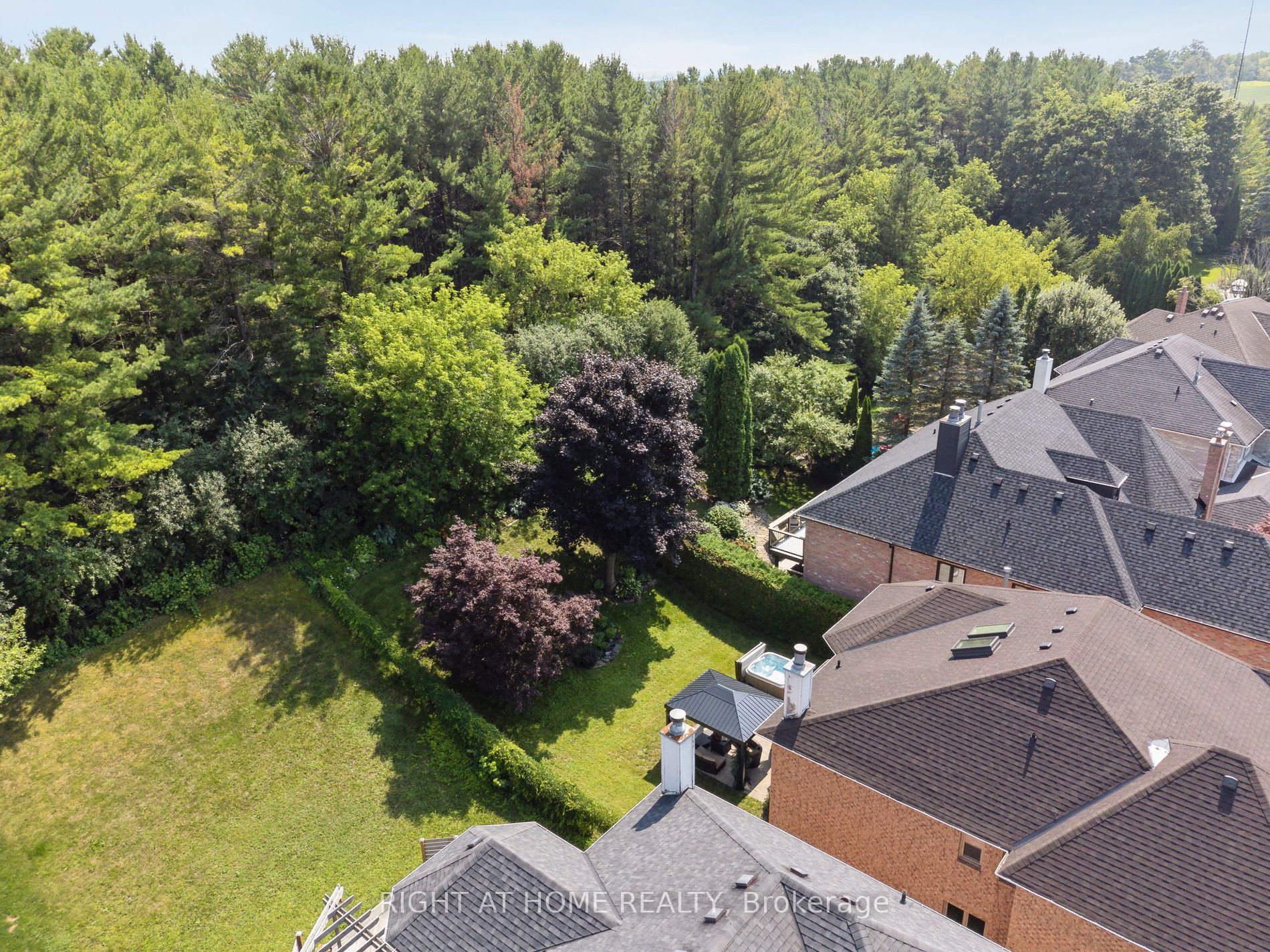 100 Carlyle Crescent Property Photo 42