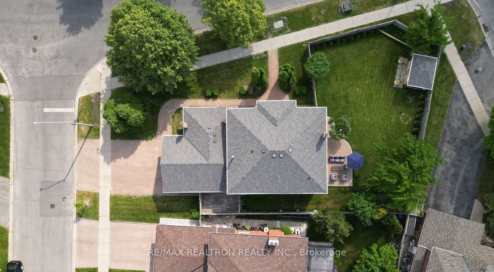 2 Glenhurst Road Property Photo 2