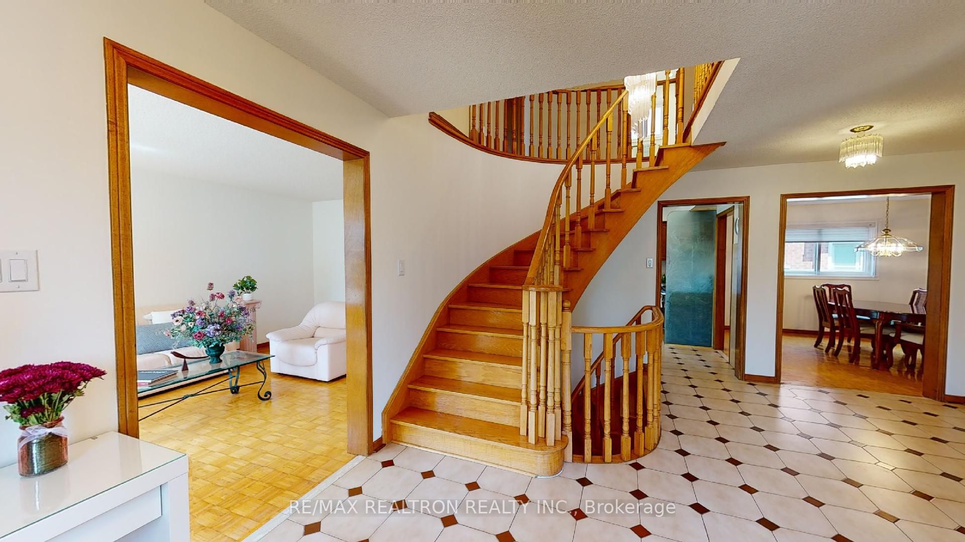 2 Glenhurst Road Property Photo 4