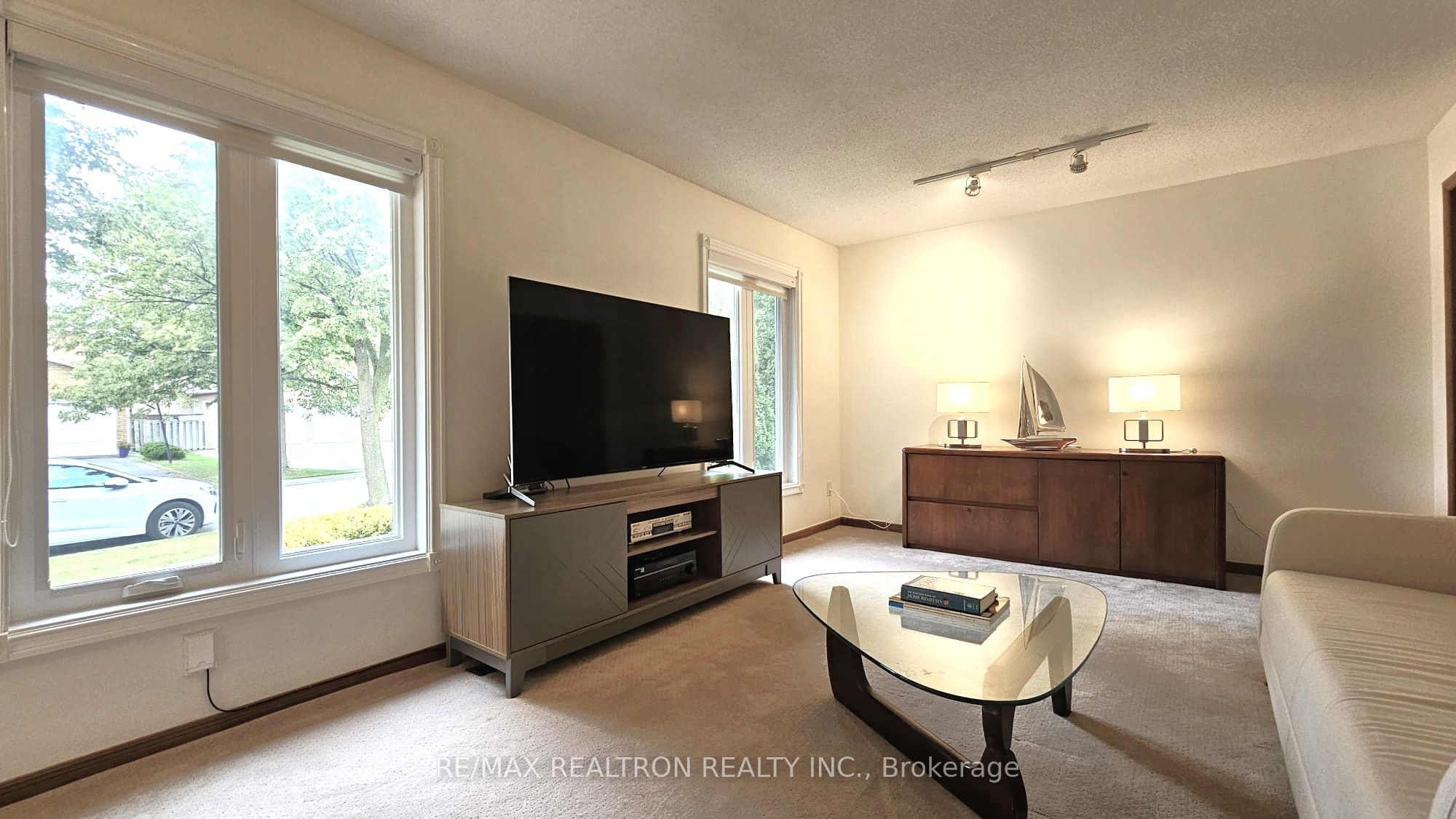 2 Glenhurst Road Property Photo 5