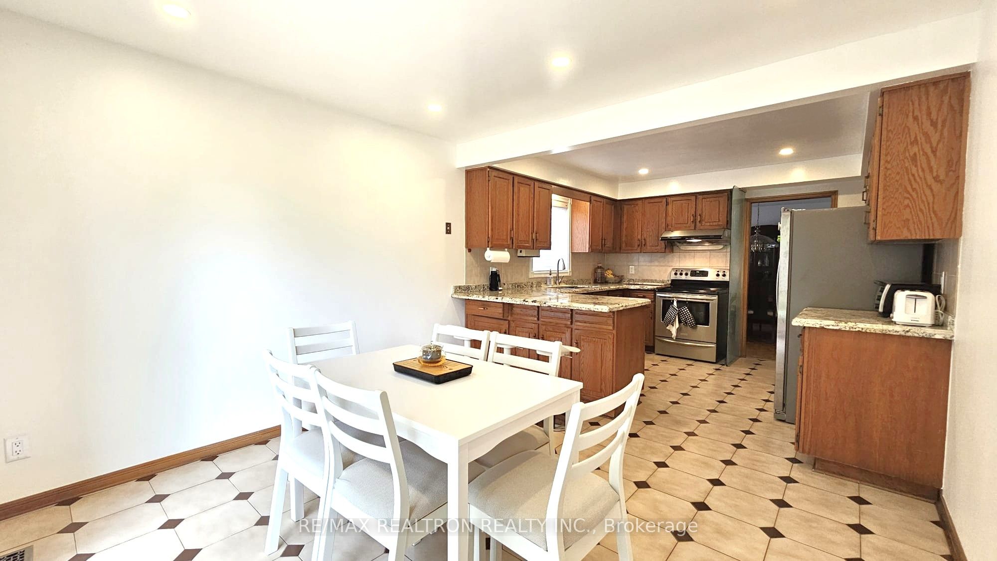 2 Glenhurst Road Property Photo 9