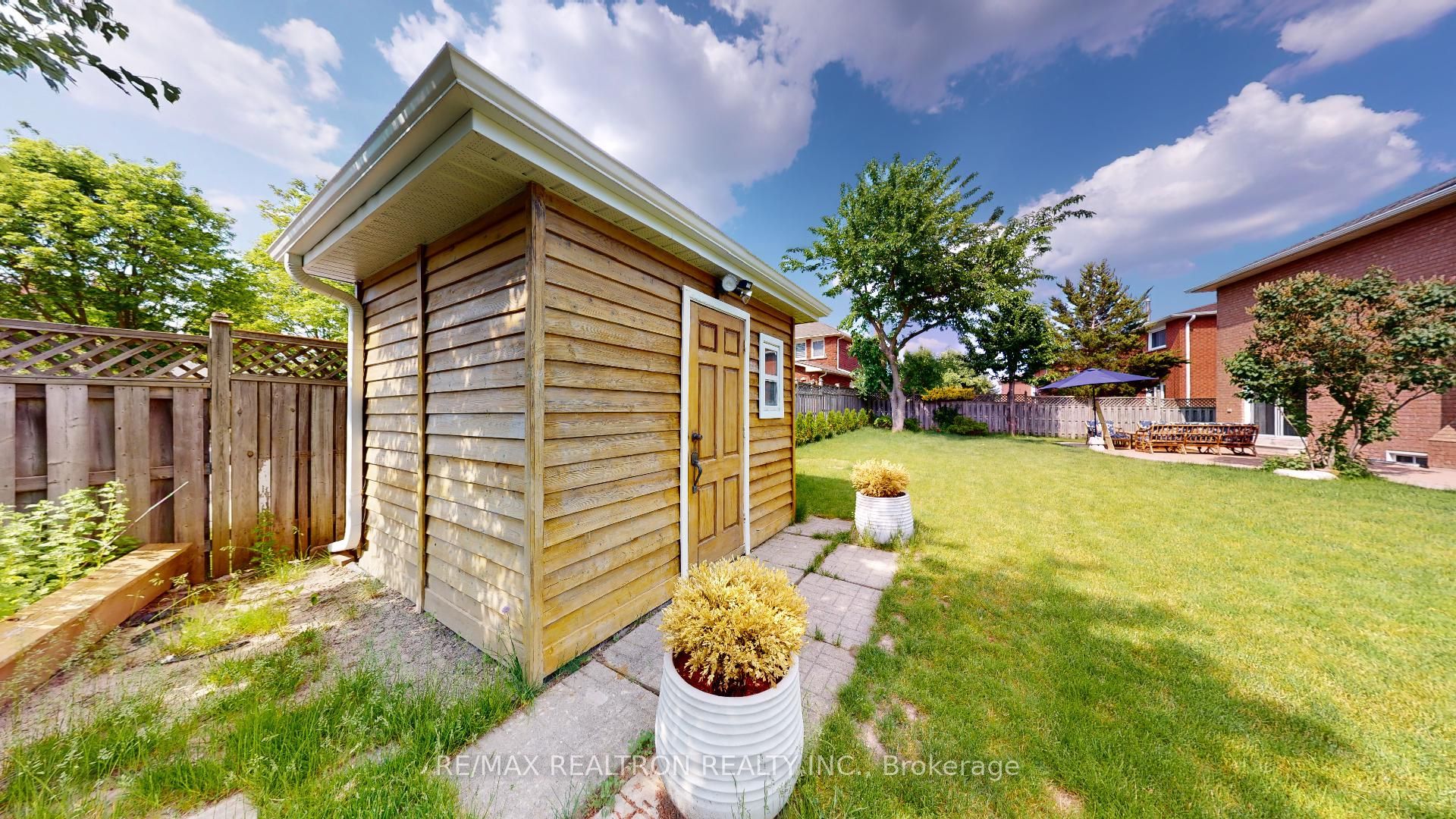 2 Glenhurst Road Property Photo 24