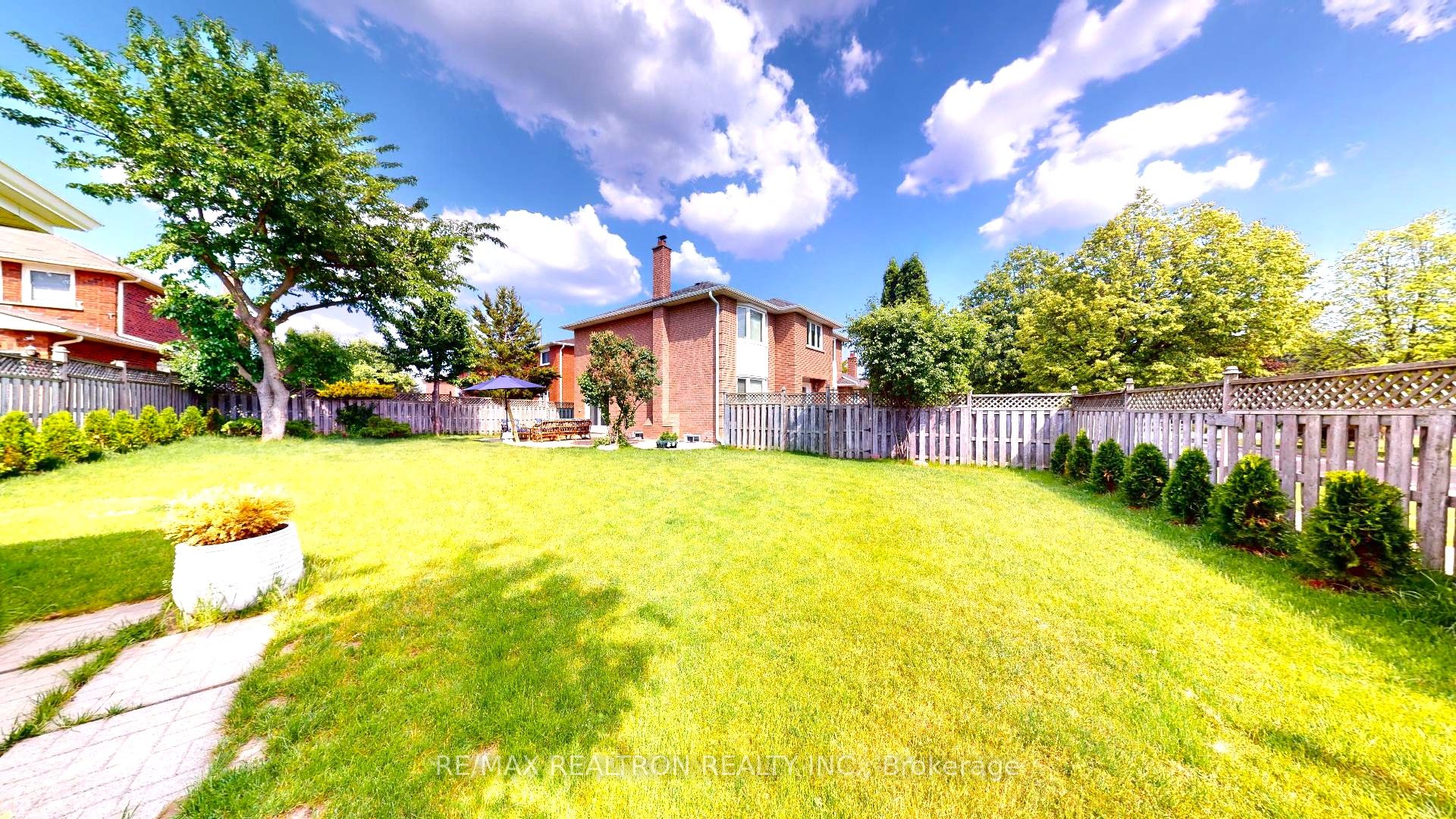 2 Glenhurst Road Property Photo 25