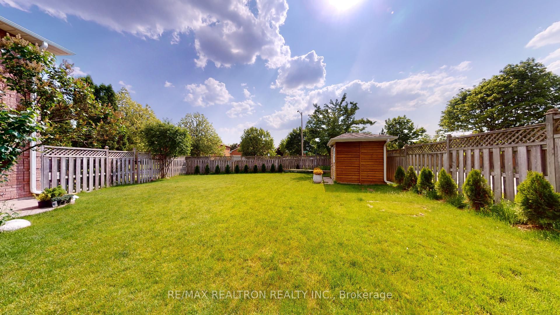 2 Glenhurst Road Property Photo 27