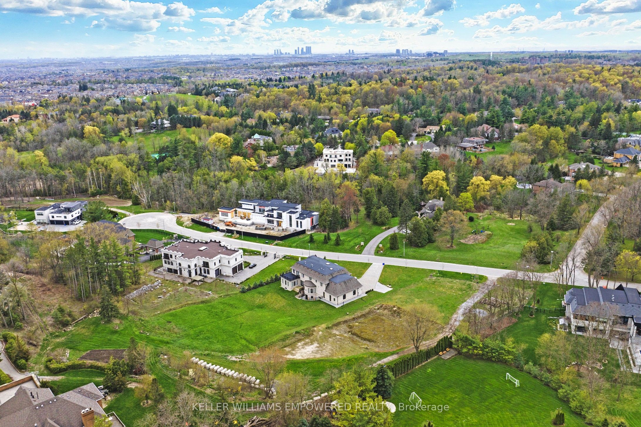 15 Honey Locust Court Property Photo 6