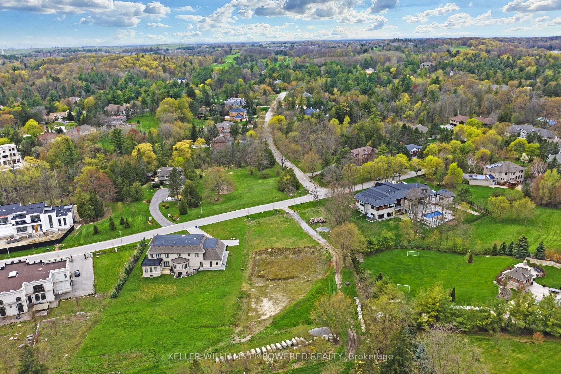 15 Honey Locust Court Property Photo 9