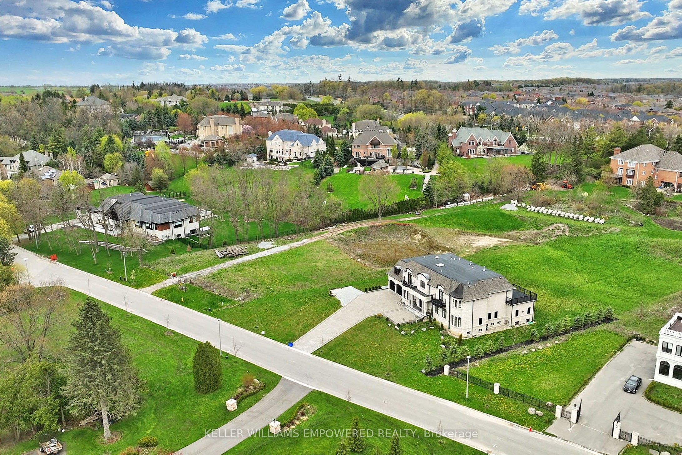 15 Honey Locust Court Property Photo 15