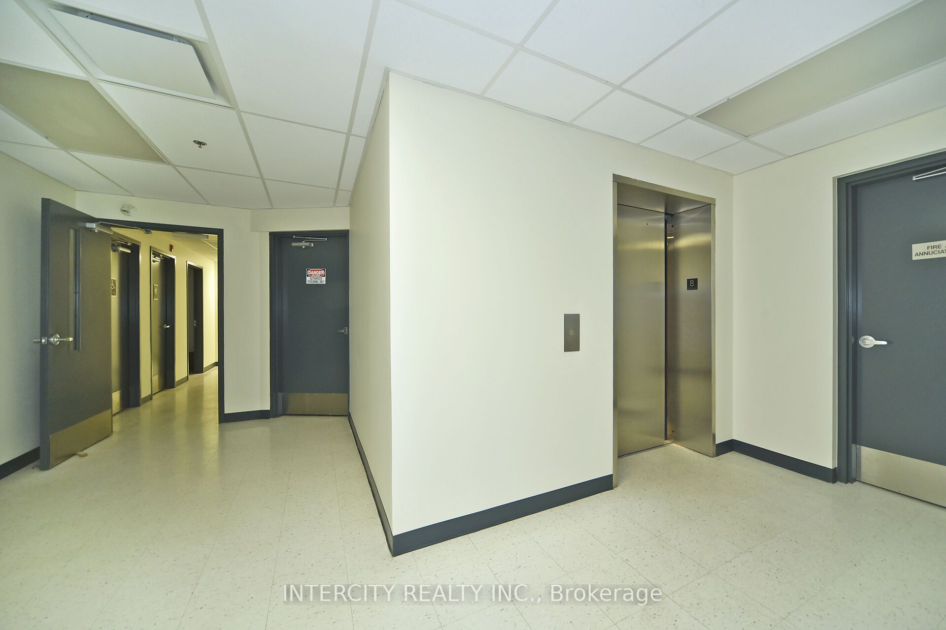 6 Ronrose Drive Bsmt Property Photo 9