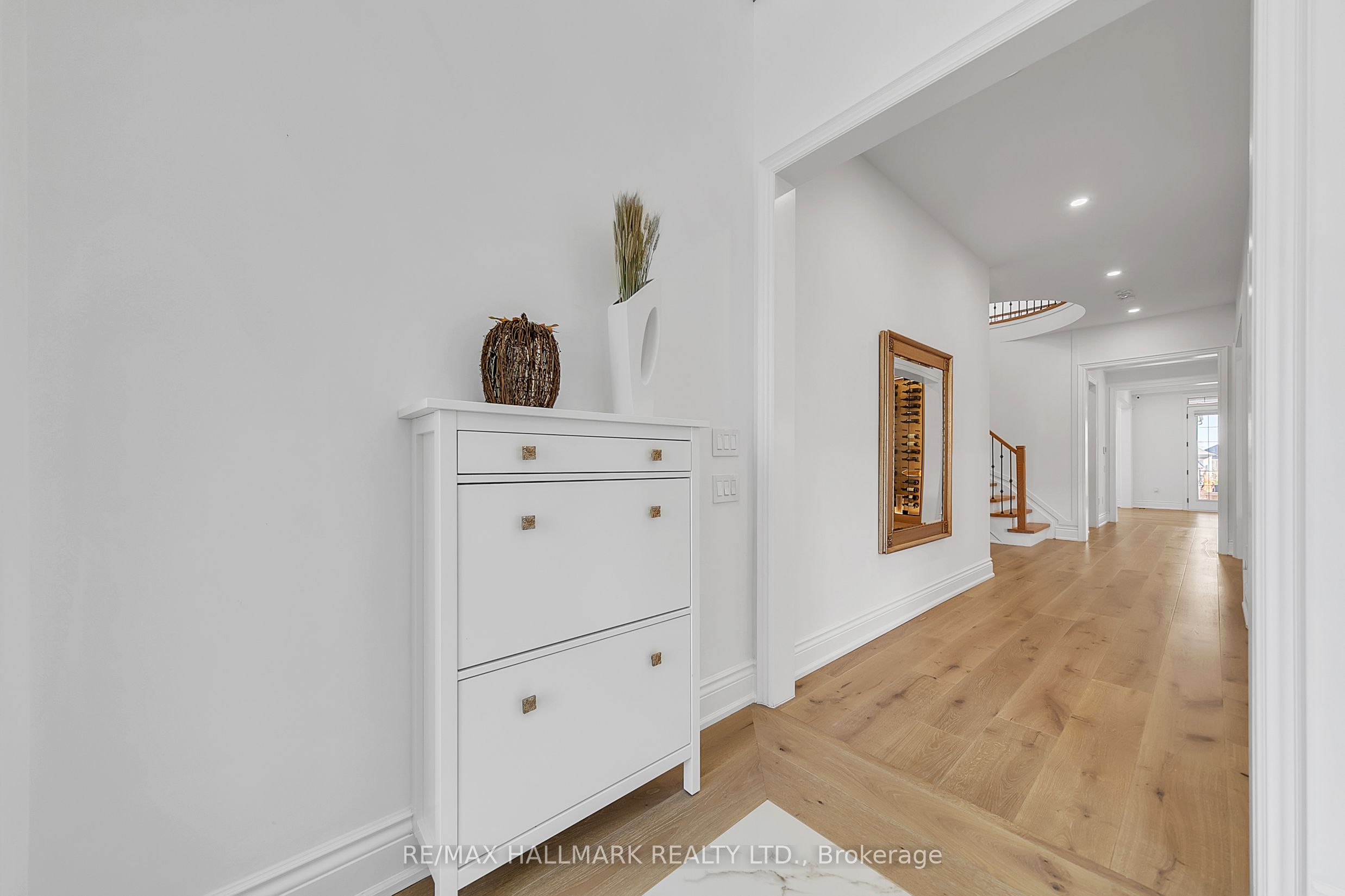 131 Lady Jessica Drive Property Photo 3