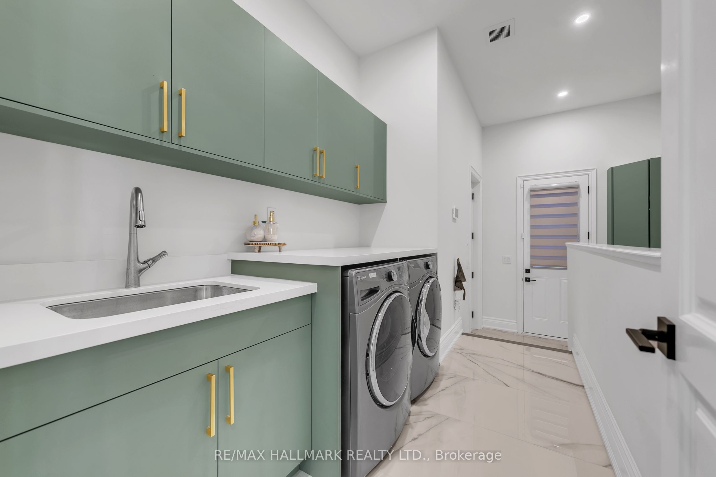 131 Lady Jessica Drive Property Photo 14