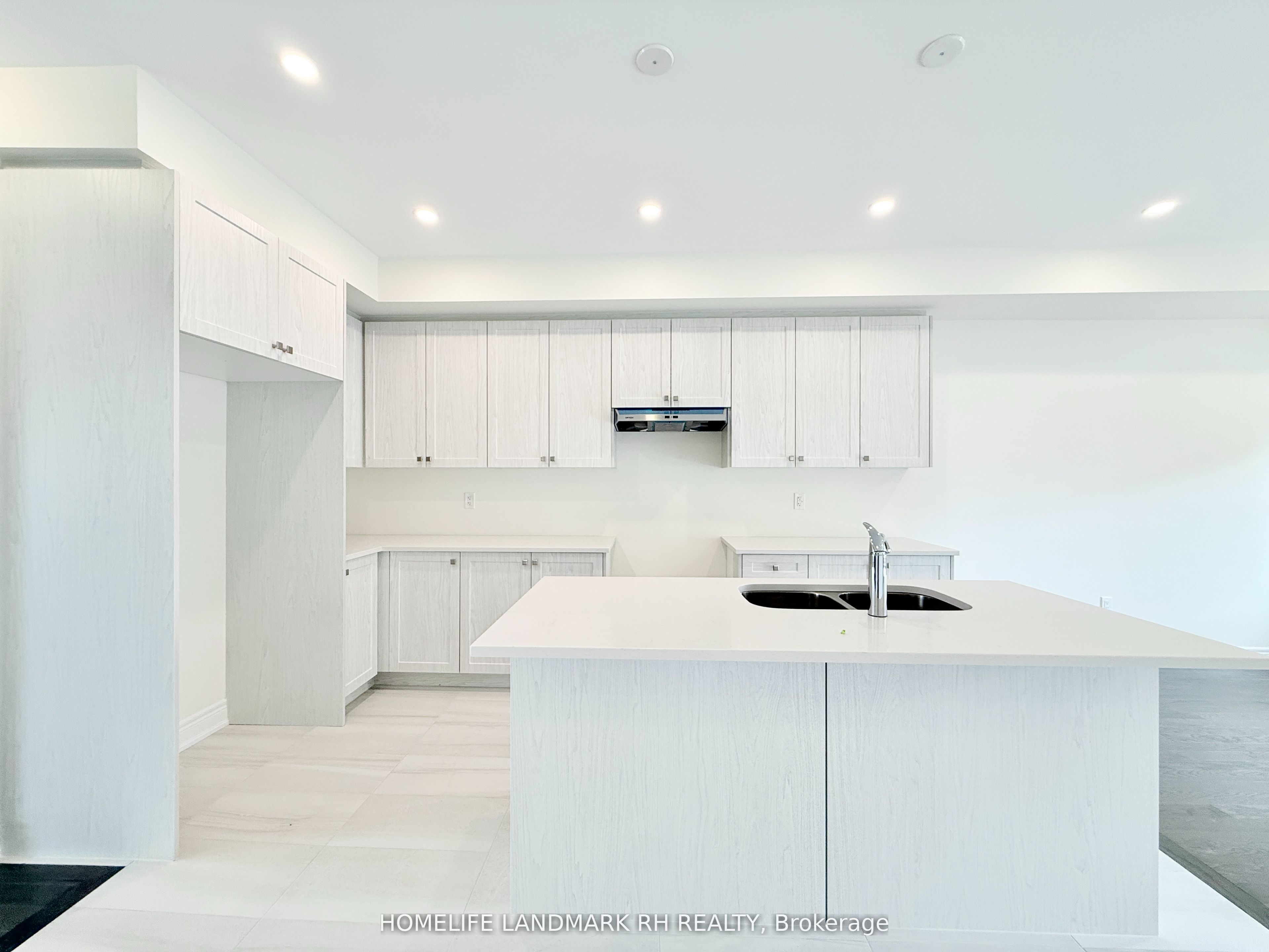 7 Lucy Pick Avenue Property Photo 4