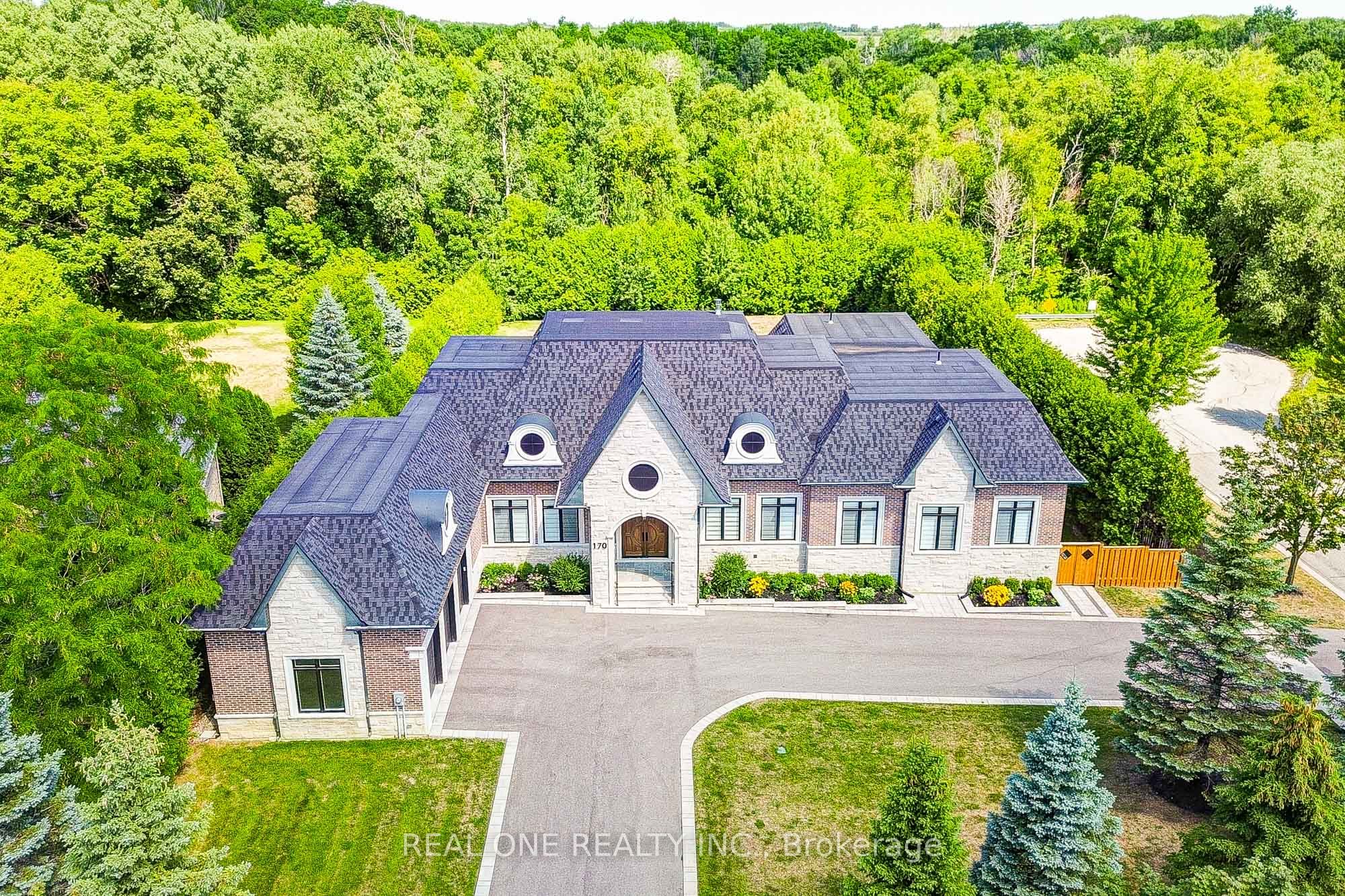 170 Ward Avenue Property Photo