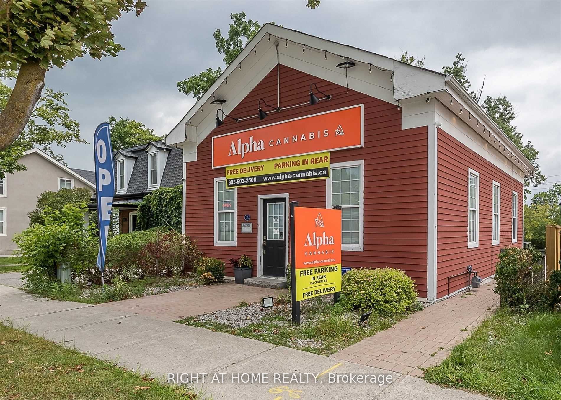 118 Wellington Street E Upstairs Property Photo 1