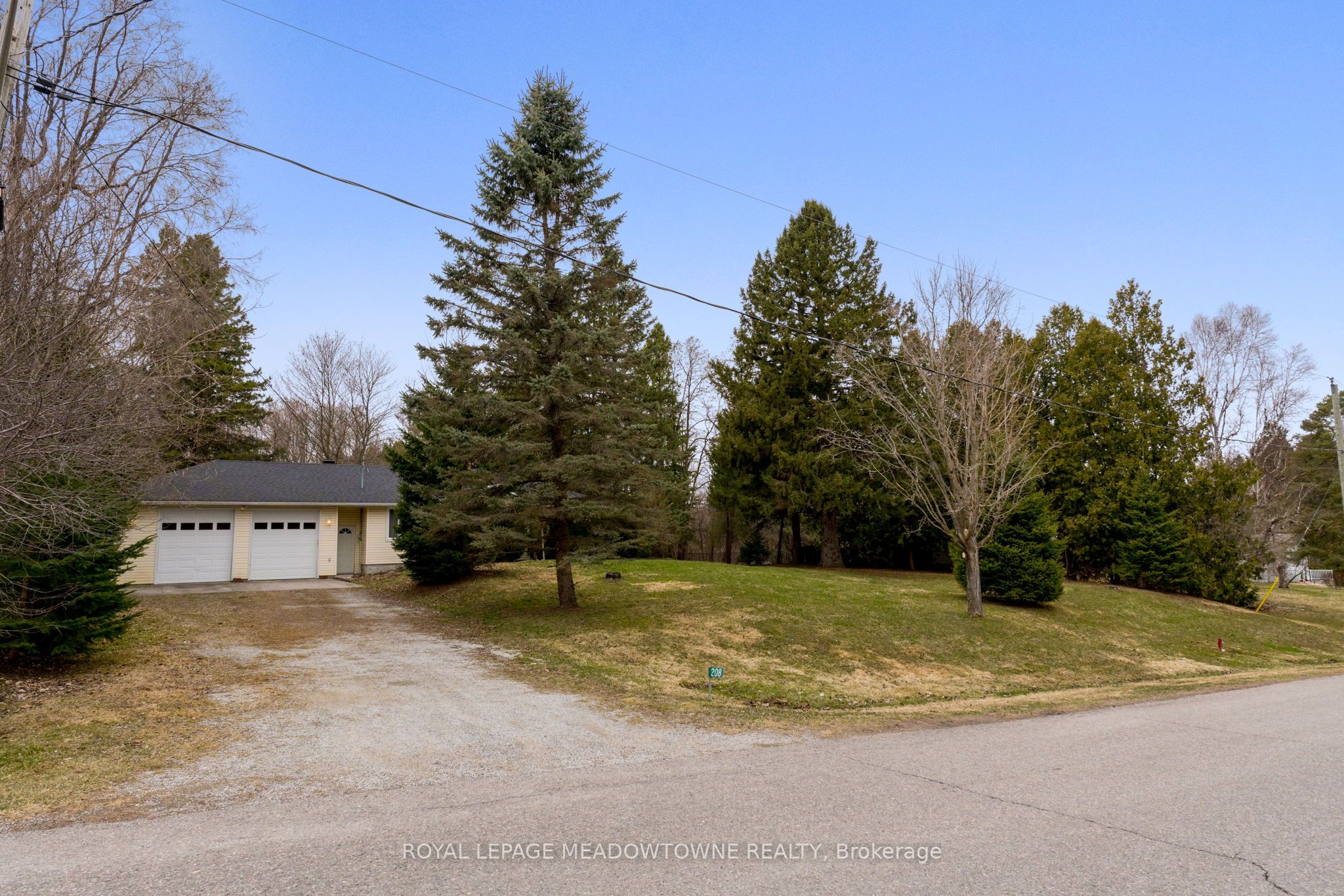 208 Martin Street Property Photo 8