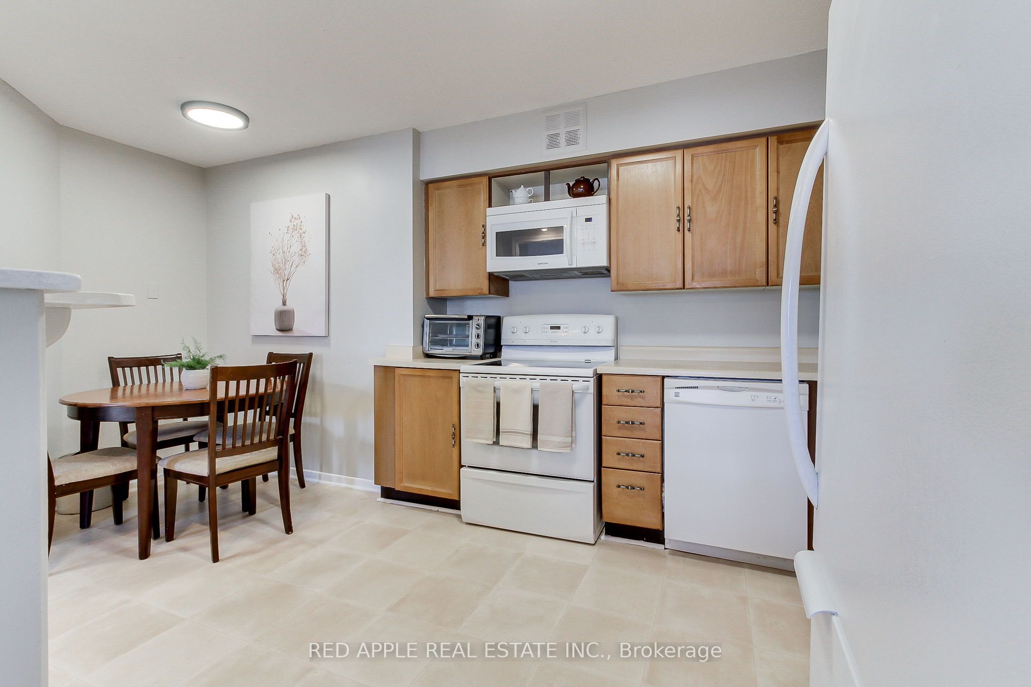 250 Davis Drive 910 Property Photo 4