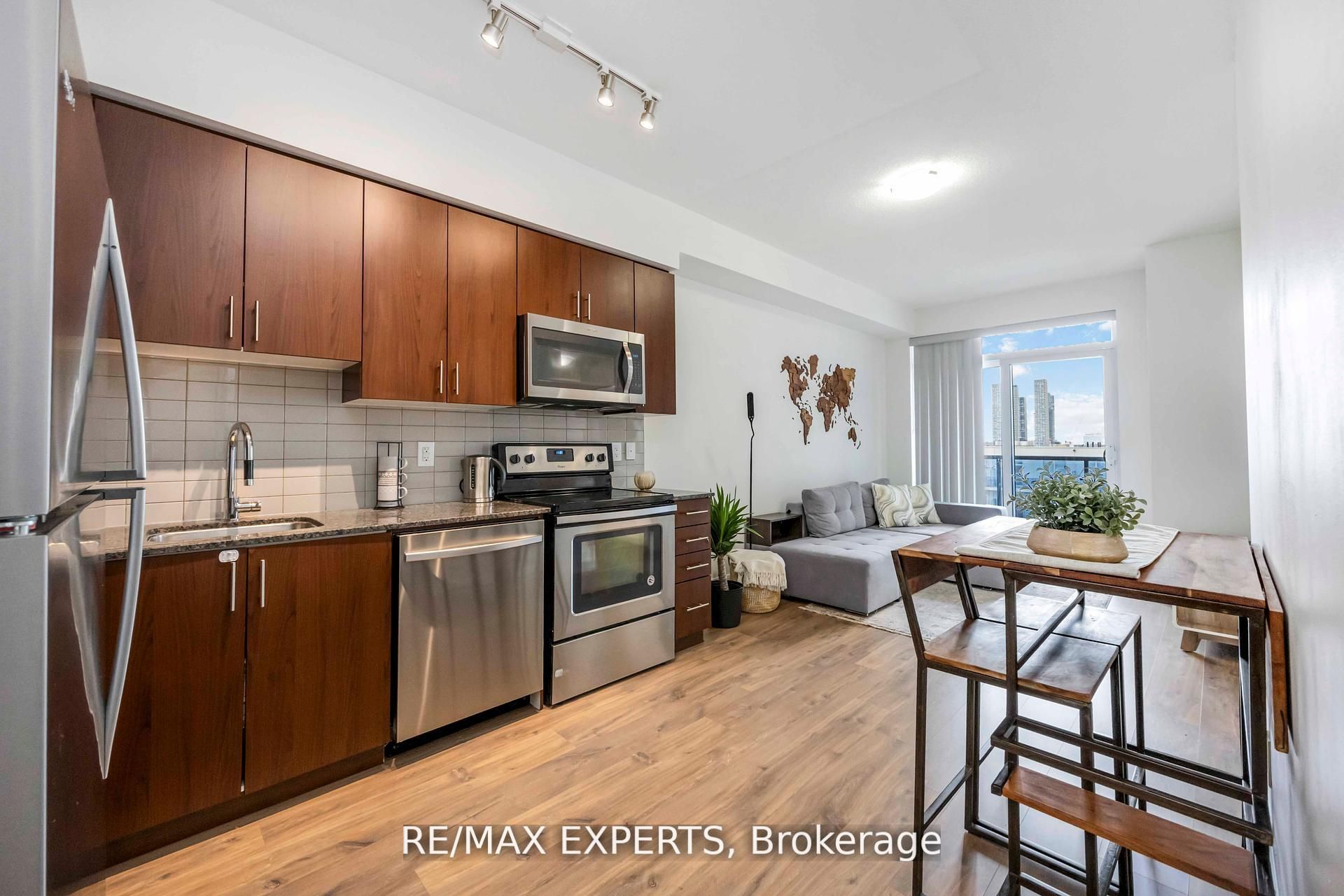 3700 Highway 7 N/A 801 Property Photo 1