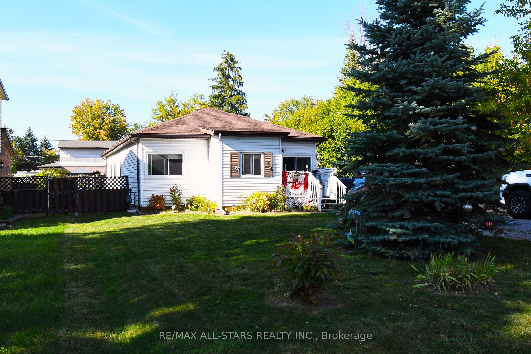 346 Pasadena Drive Property Photo 1