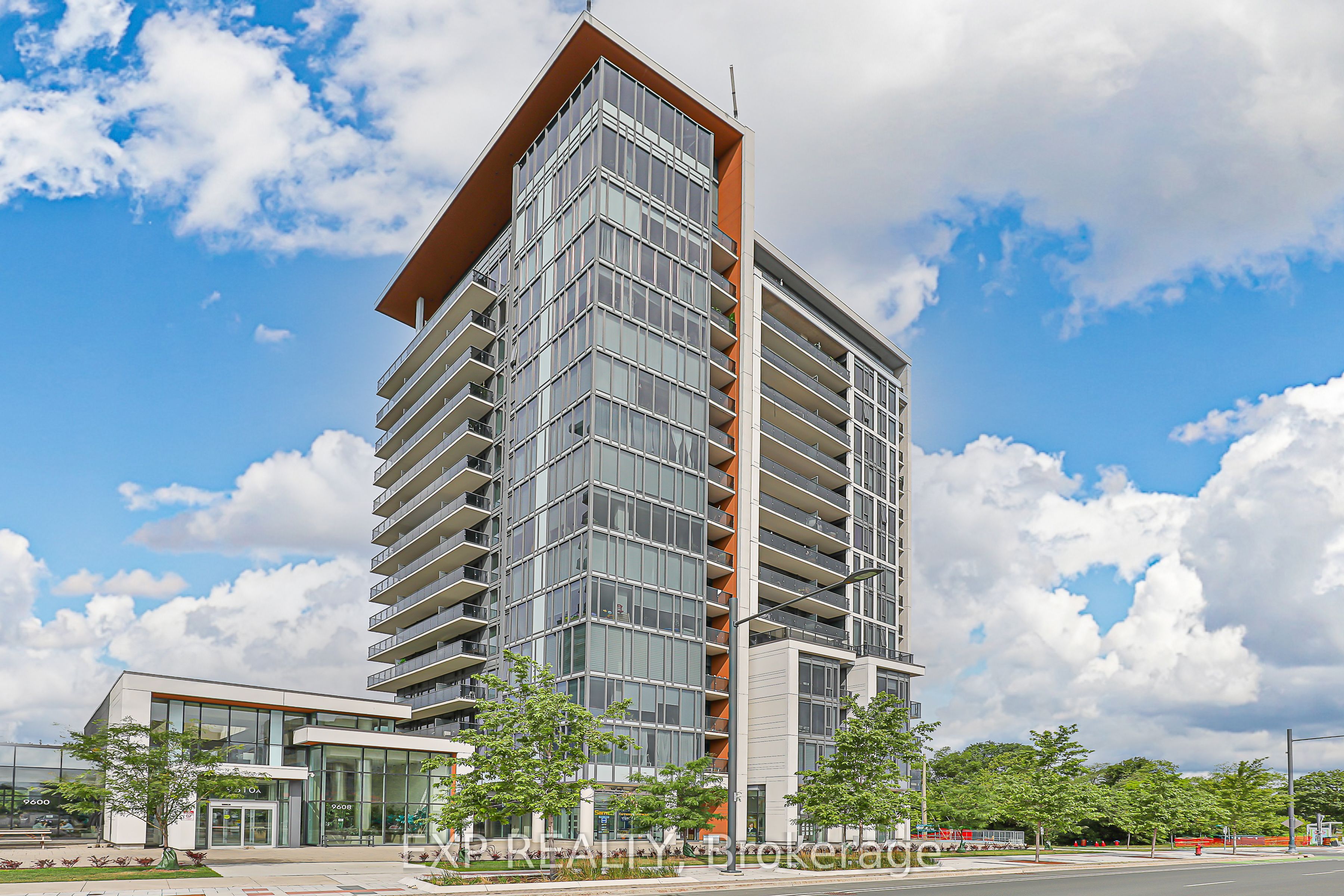 9608 Yonge Street 1005 Property Photo 3