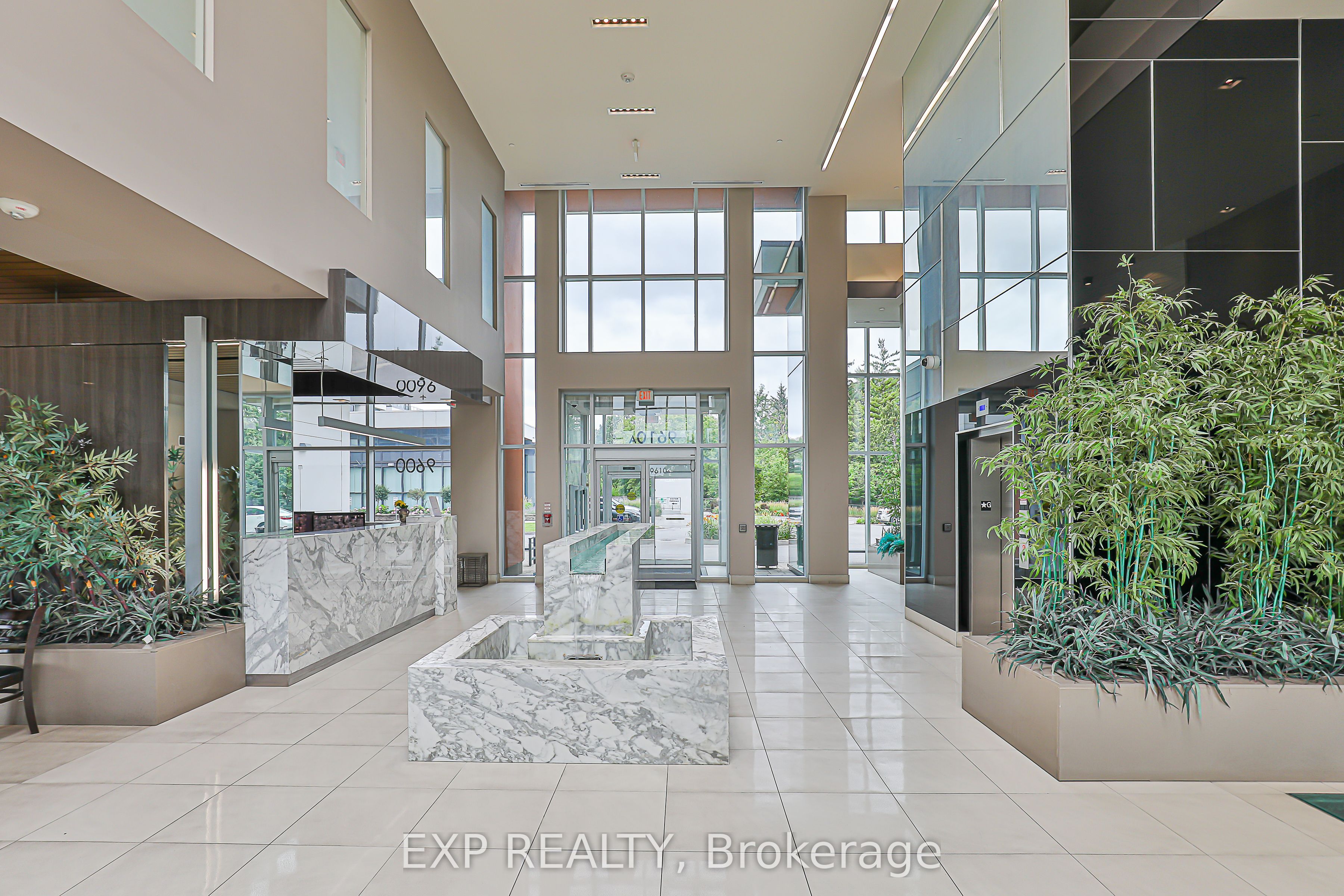 9608 Yonge Street 1005 Property Photo 6