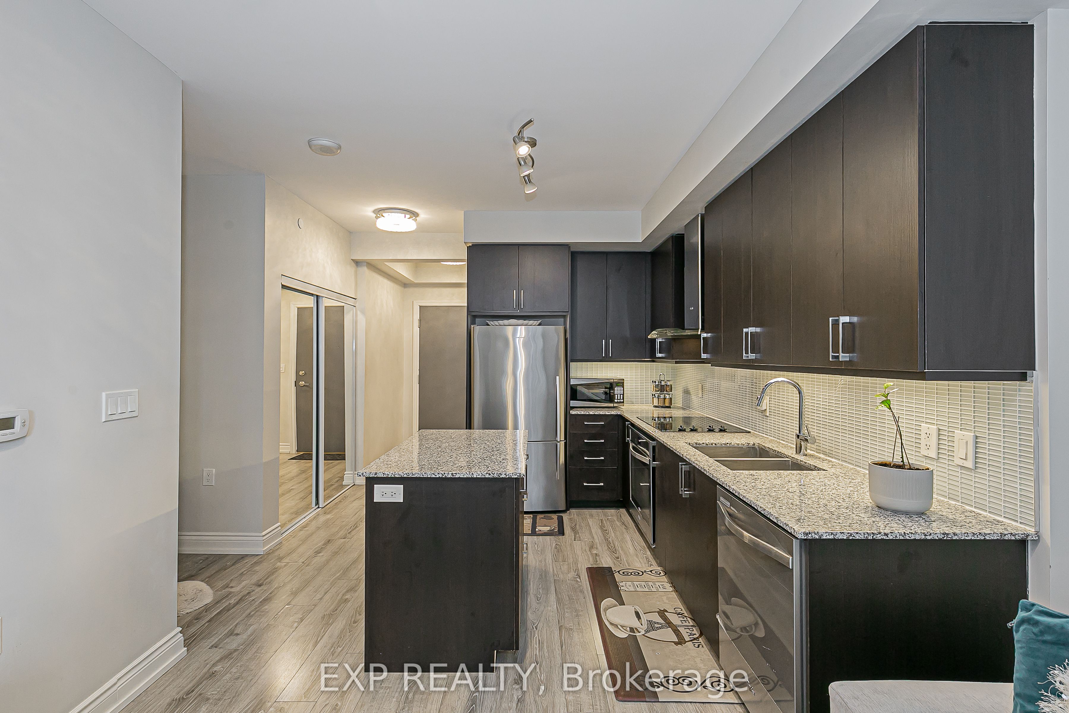 9608 Yonge Street 1005 Property Photo 16