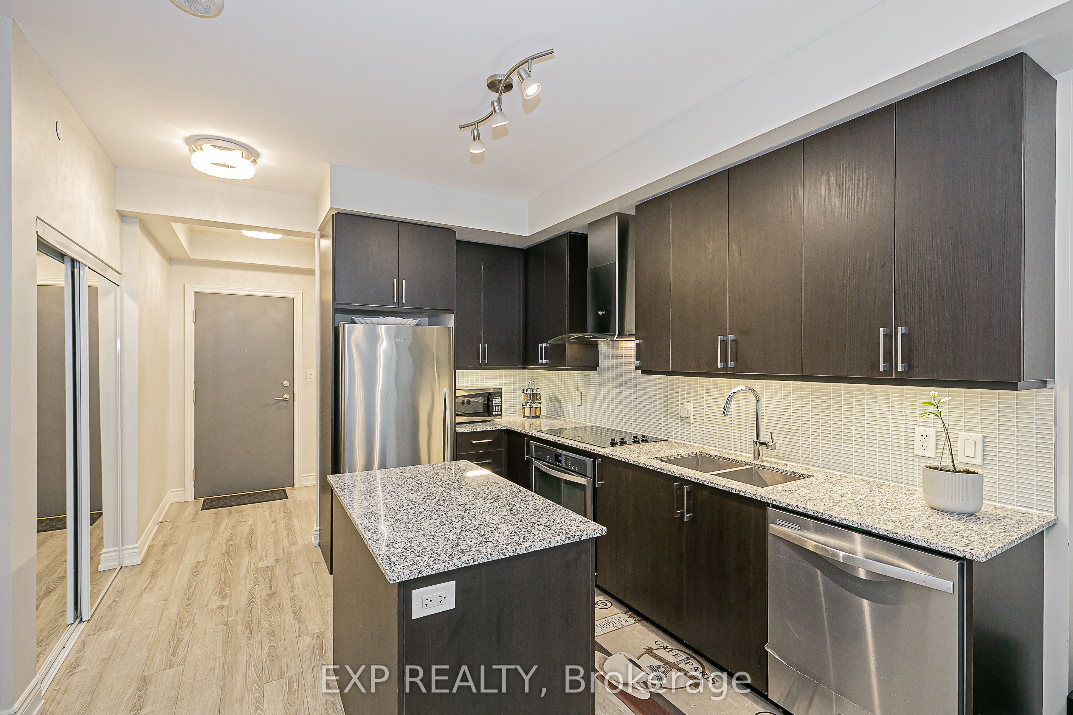 9608 Yonge Street 1005 Property Photo 17