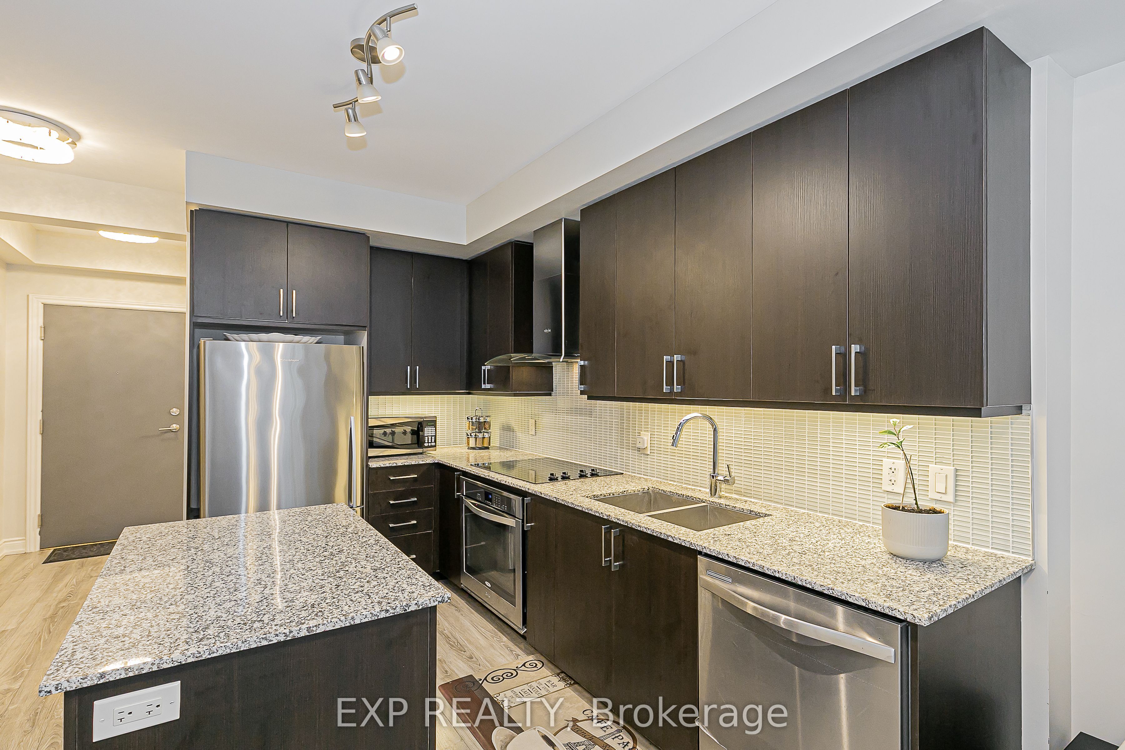 9608 Yonge Street 1005 Property Photo 18