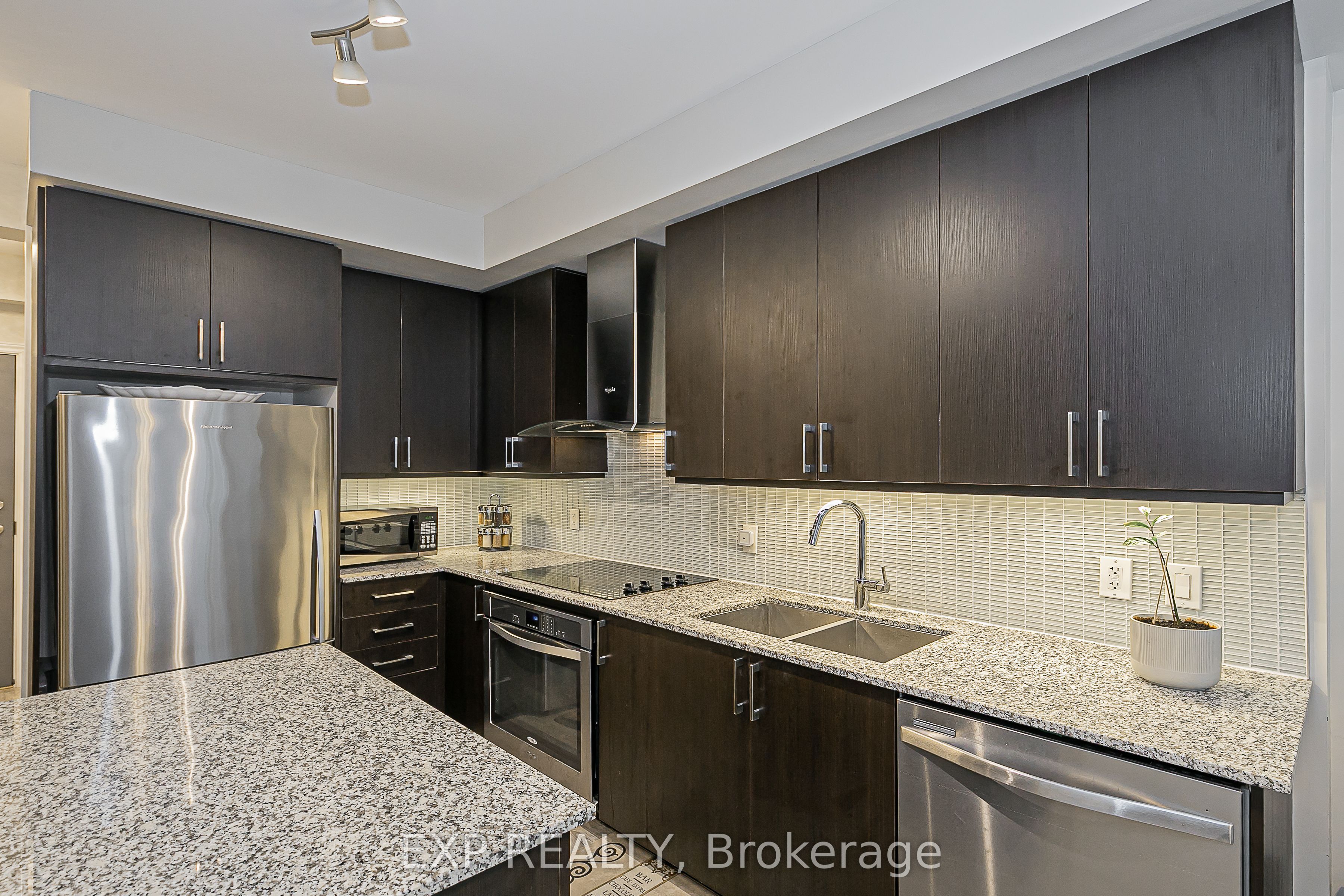 9608 Yonge Street 1005 Property Photo 19