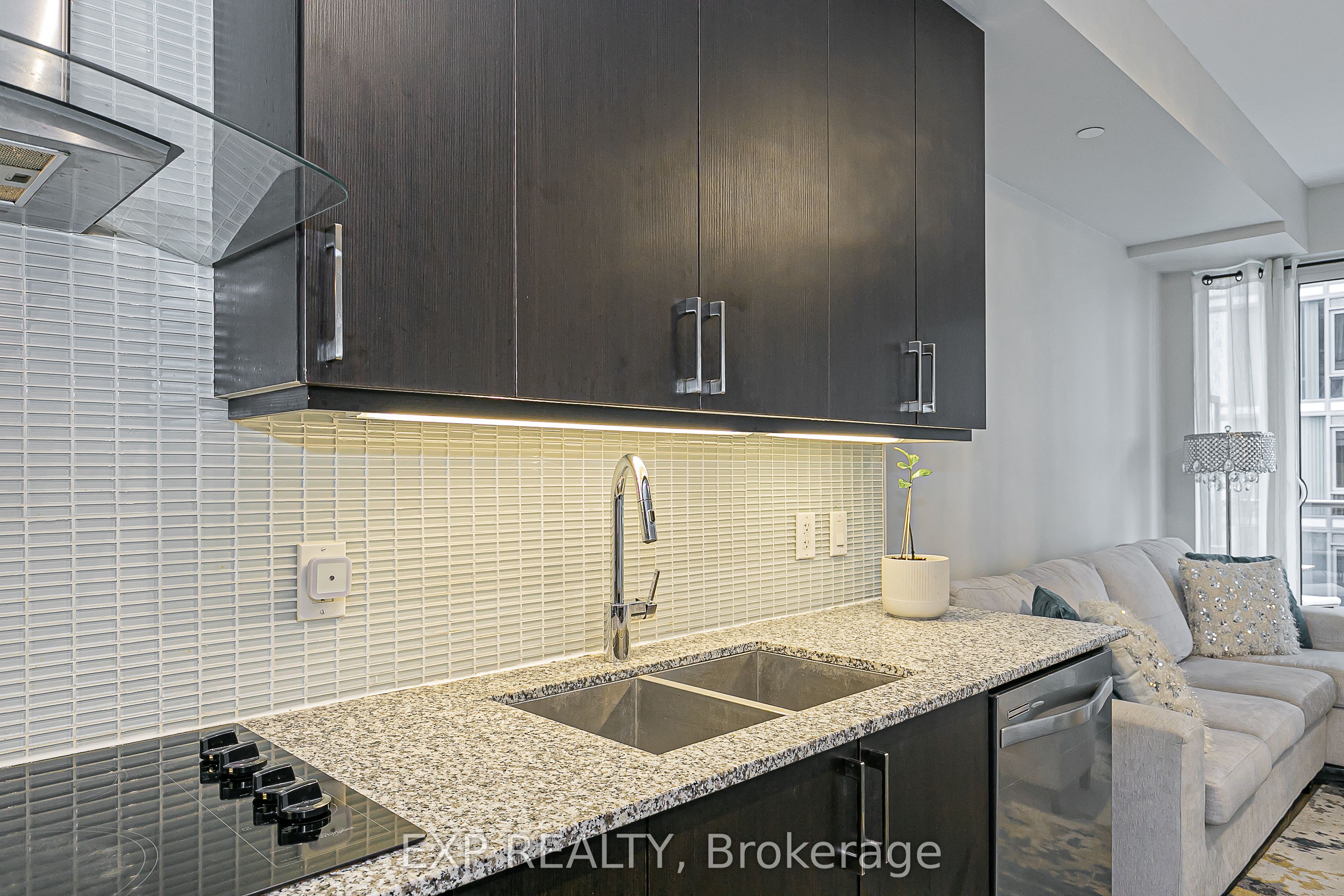 9608 Yonge Street 1005 Property Photo 21