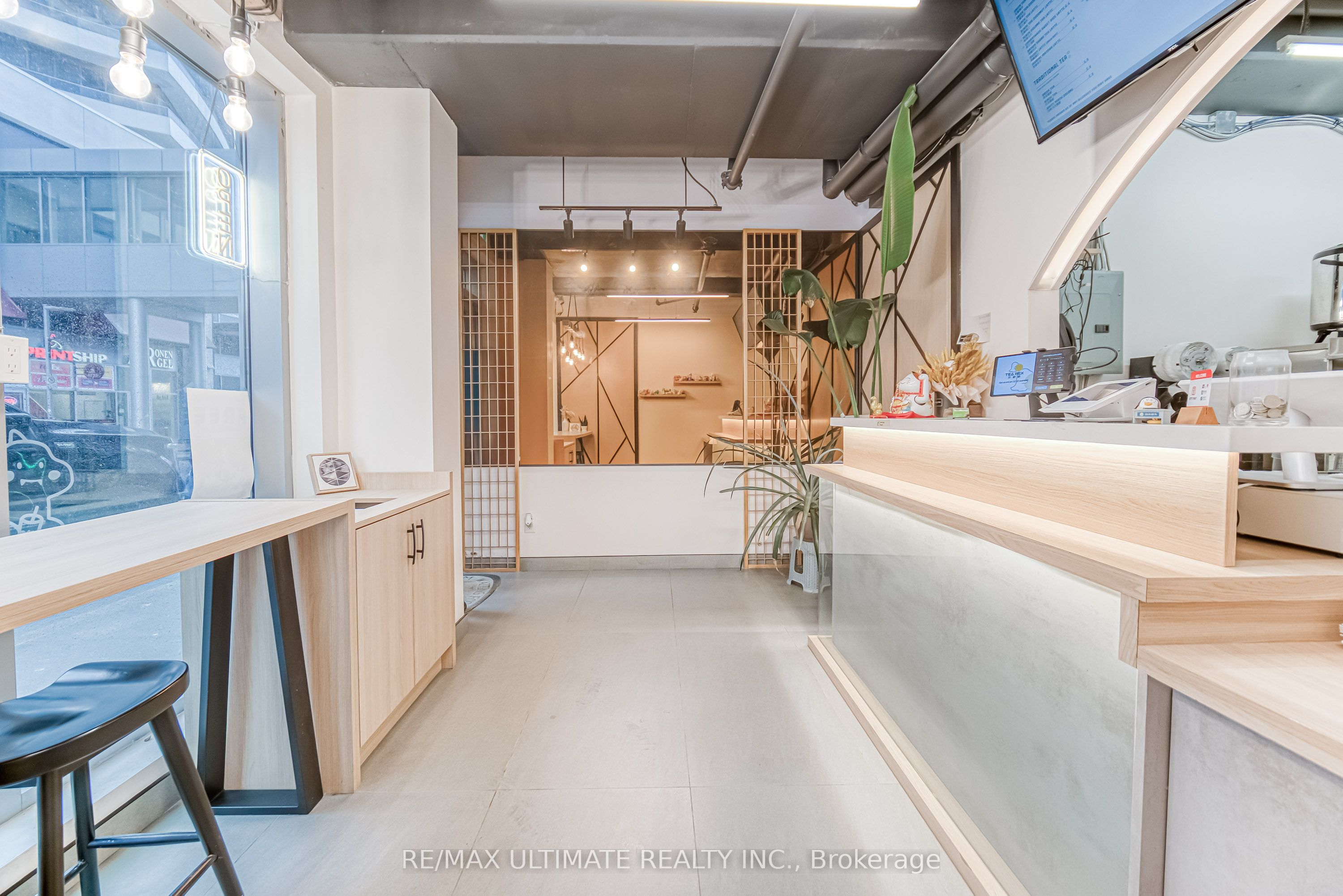 7181 Yonge Street 1 Property Photo 9