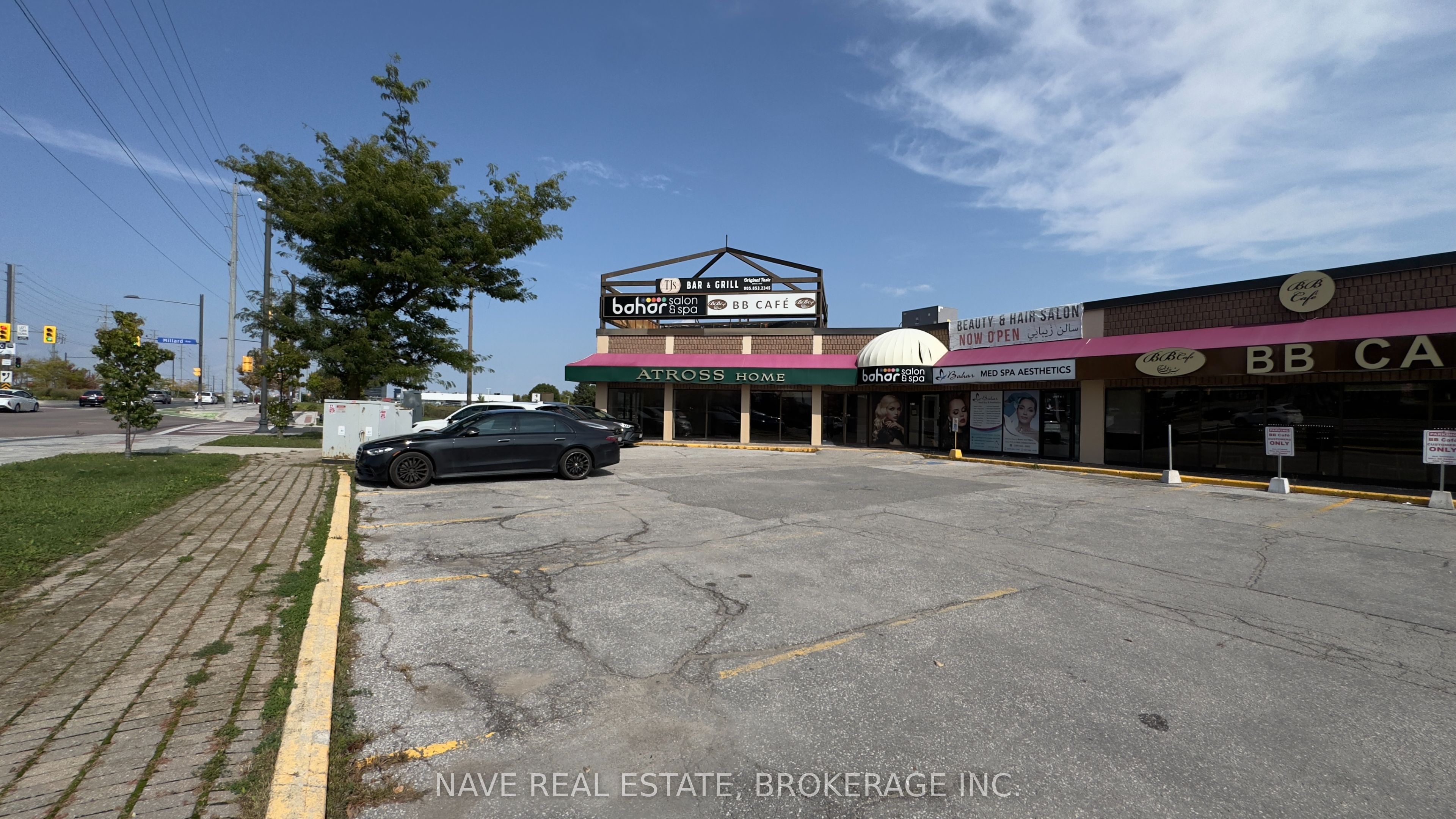 17335 Yonge Street 6 Property Photo 1