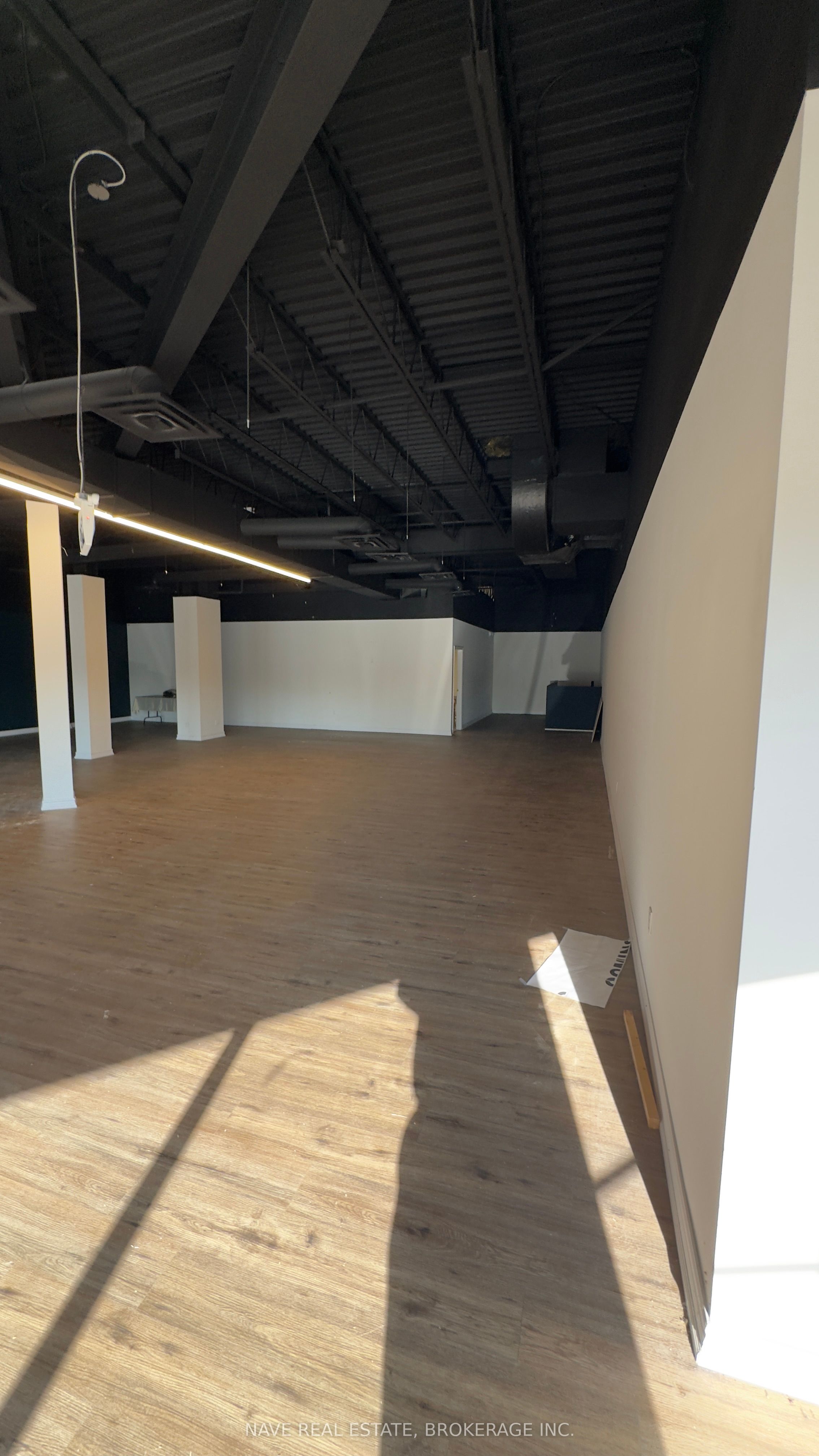 17335 Yonge Street 6 Property Photo 2