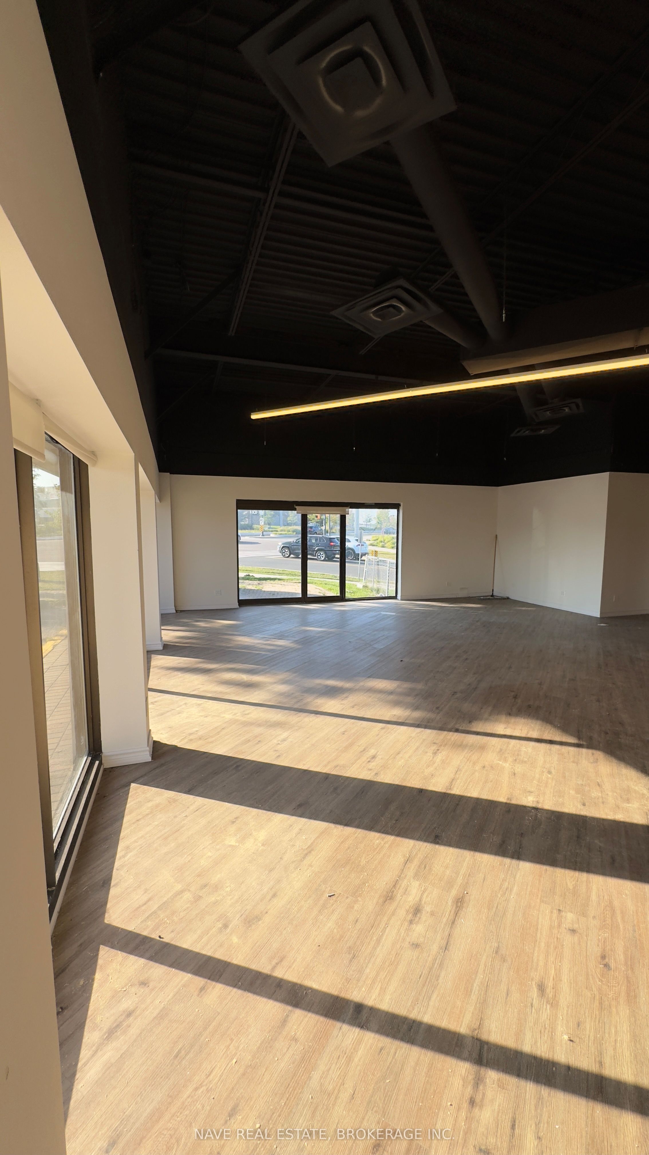 17335 Yonge Street 6 Property Photo 4