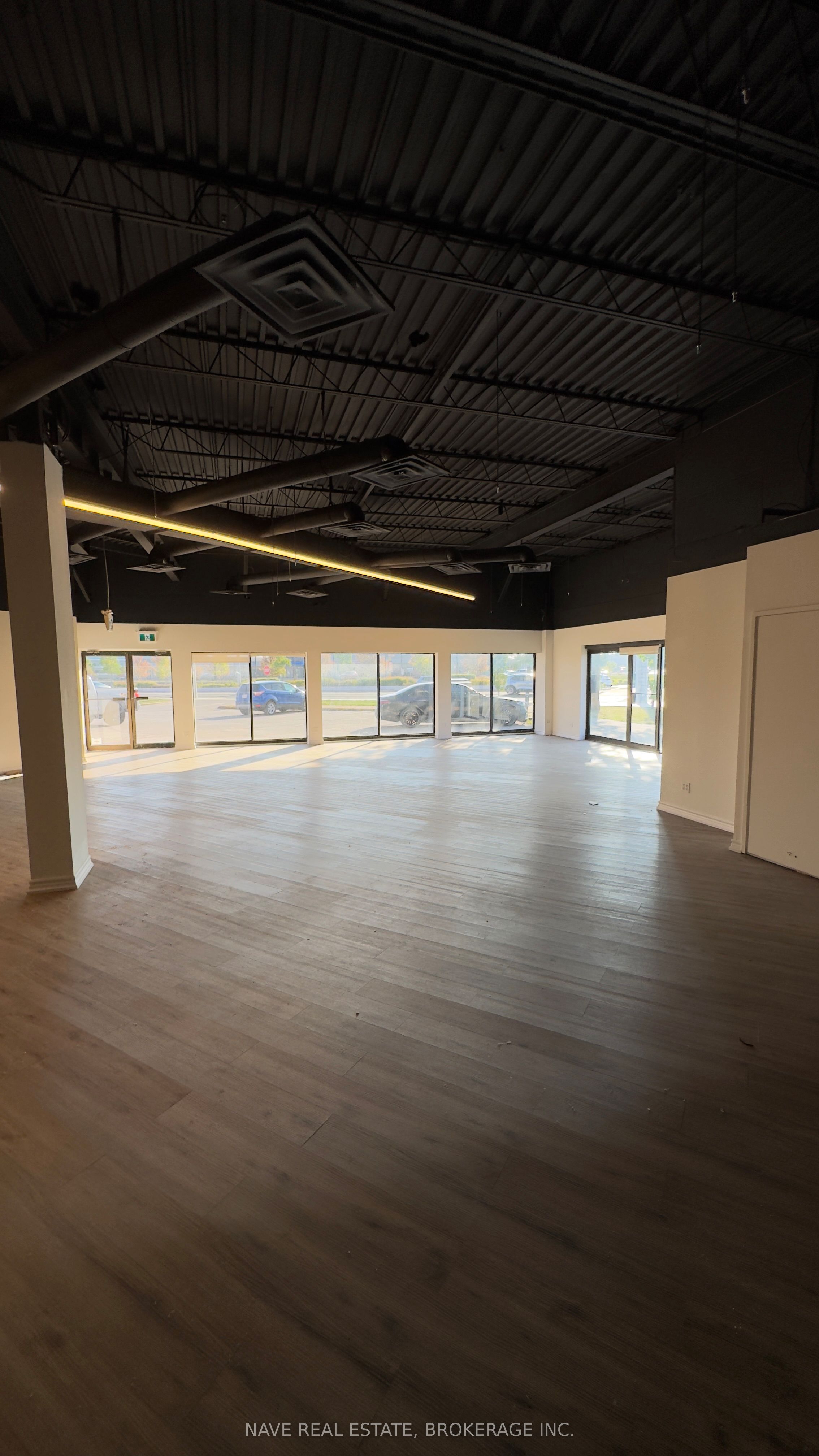 17335 Yonge Street 6 Property Photo 5